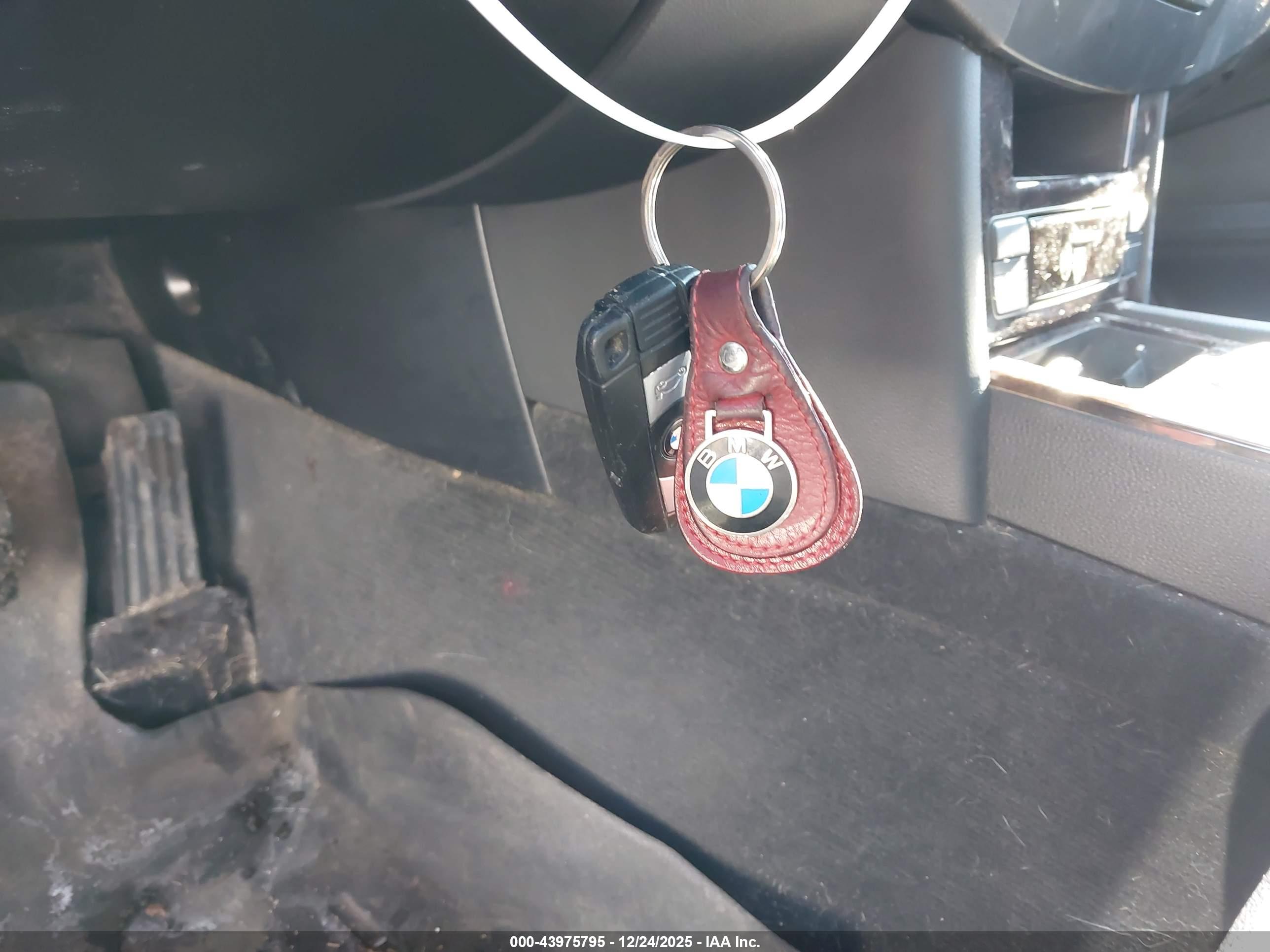 BMW 528I image 11