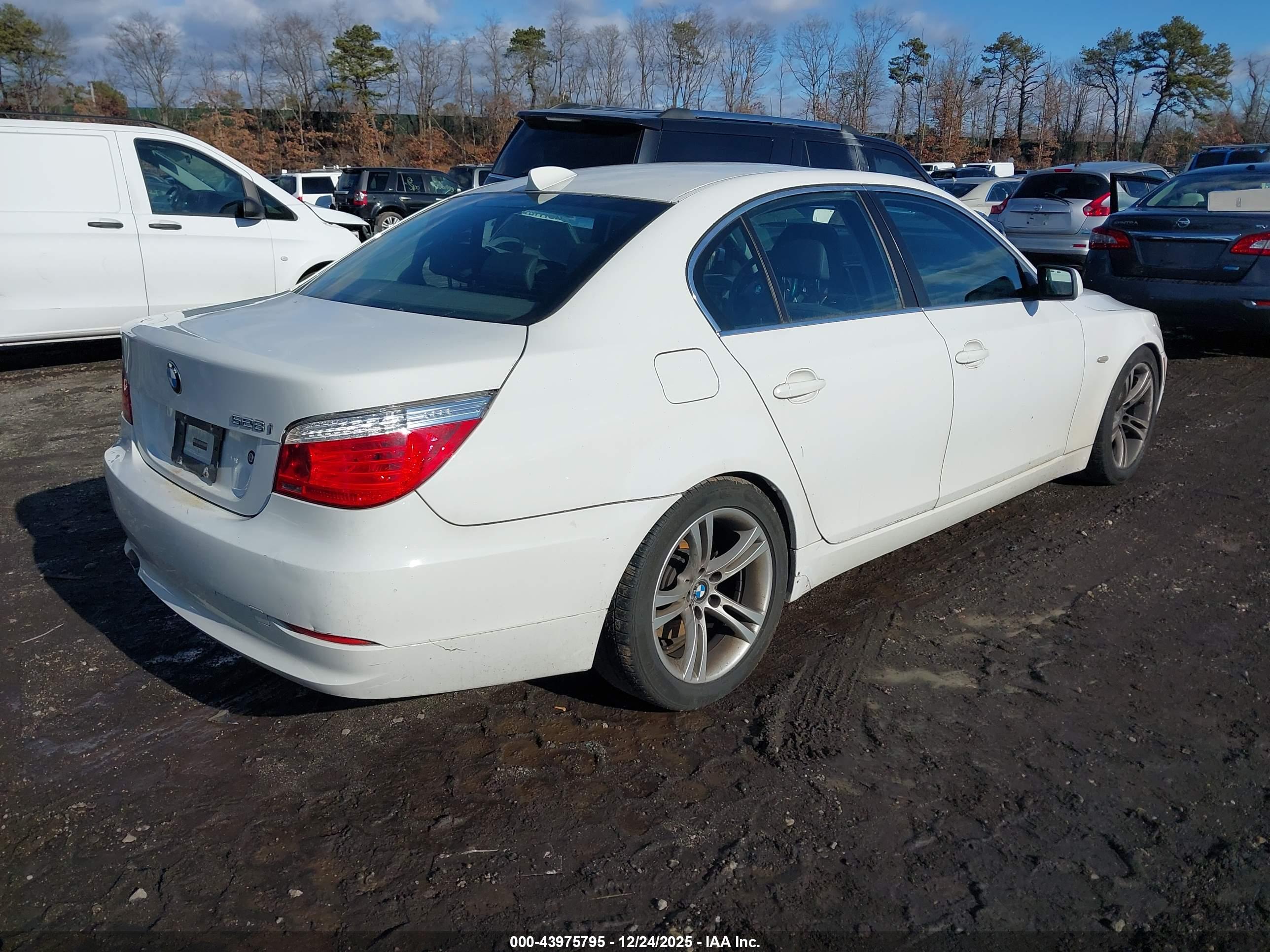 BMW 528I image 4