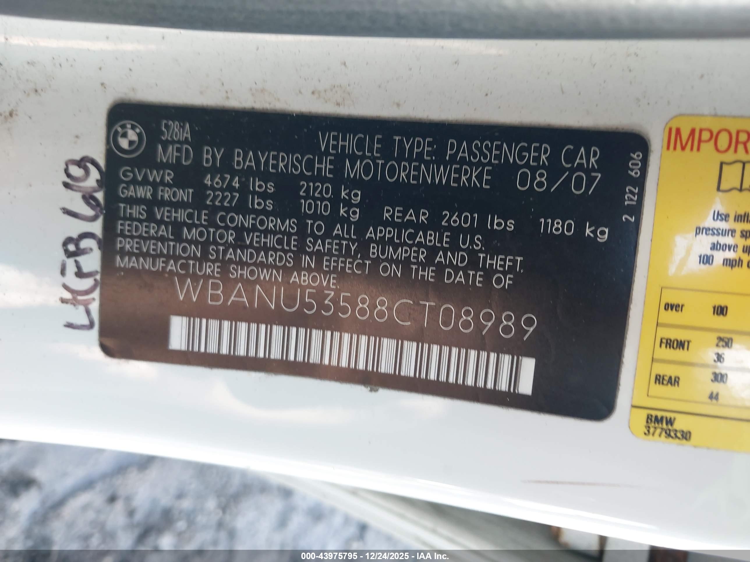 BMW 528I image 9