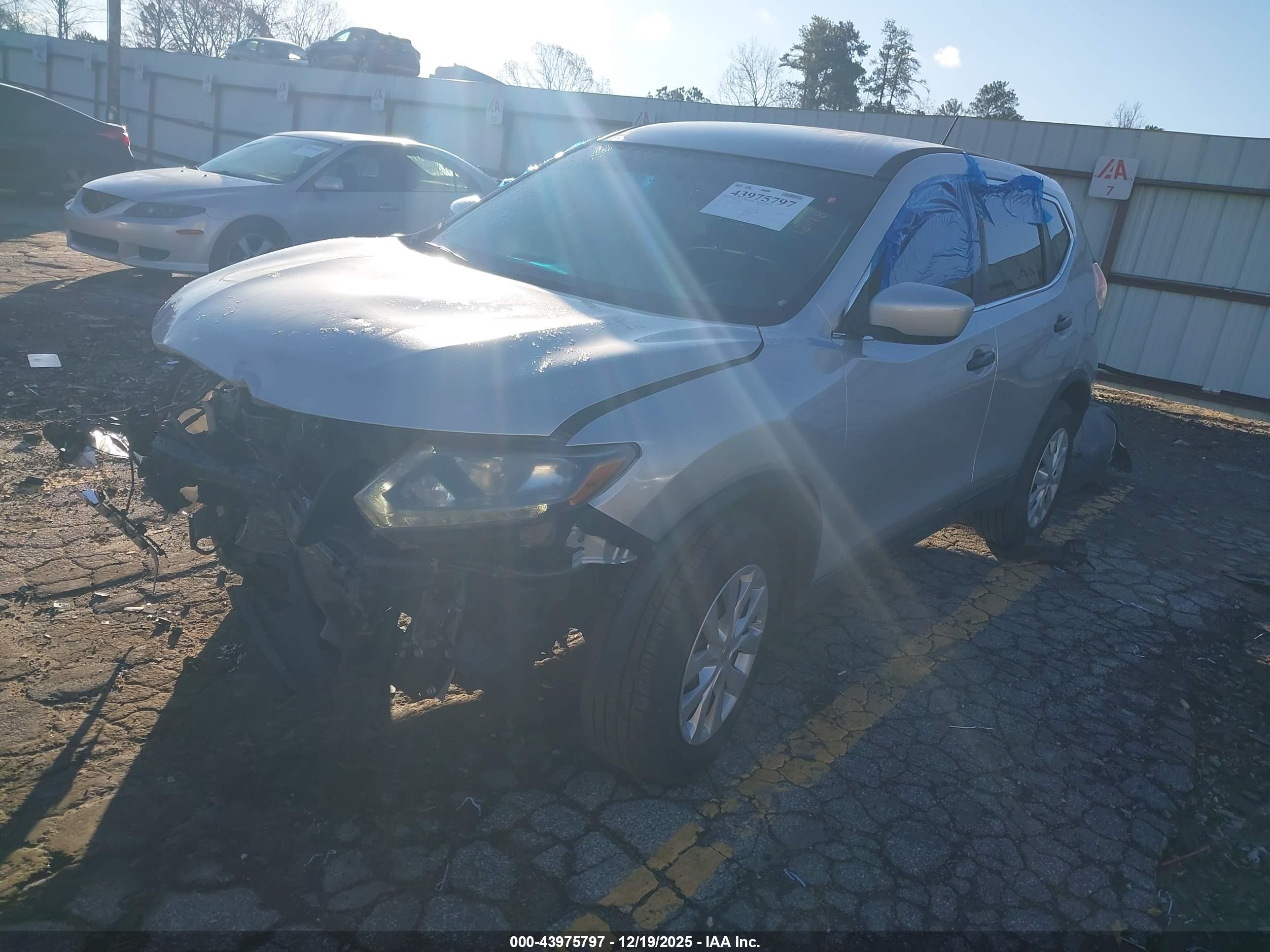 NISSAN ROGUE image 2