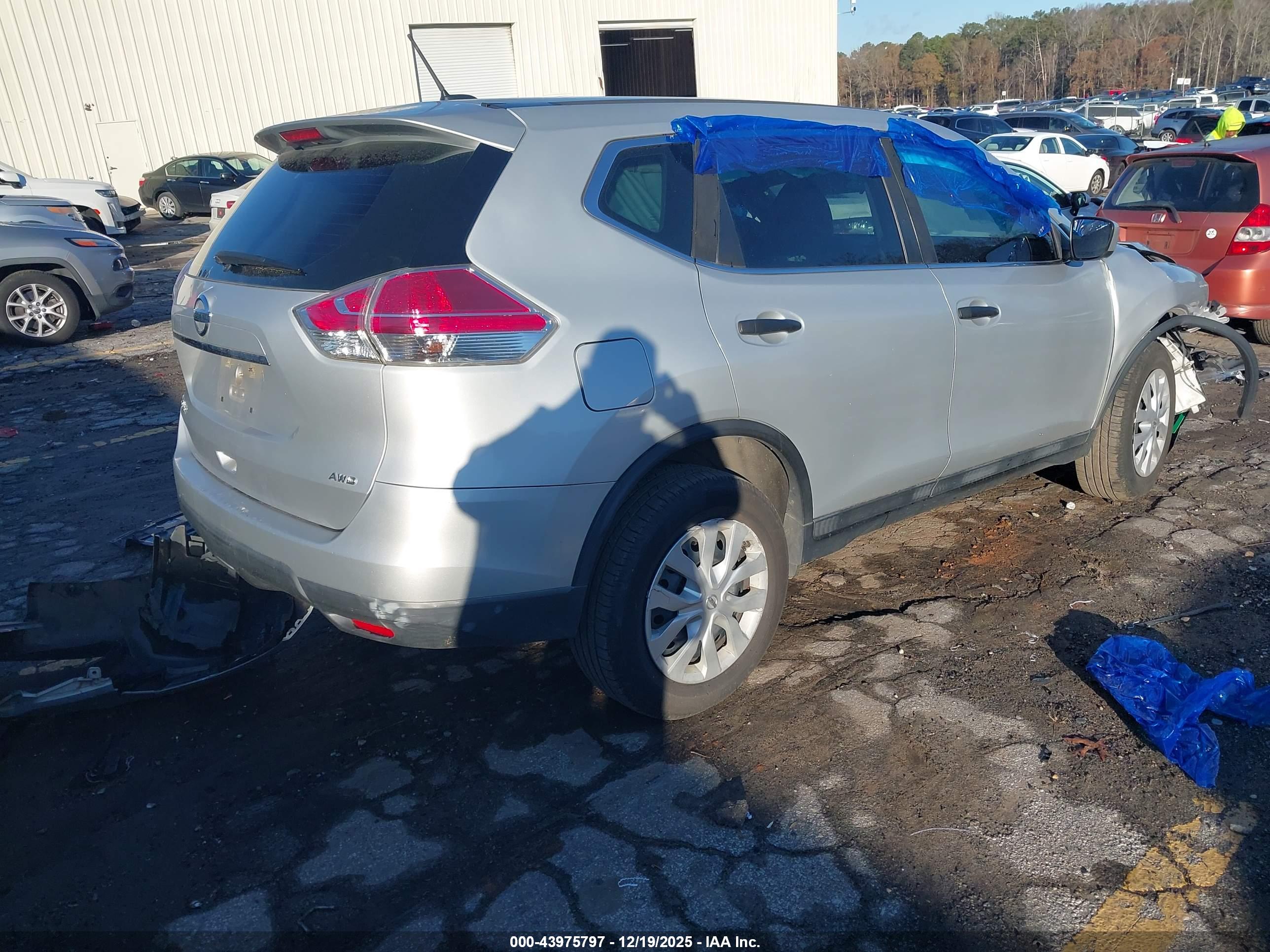 NISSAN ROGUE image 4