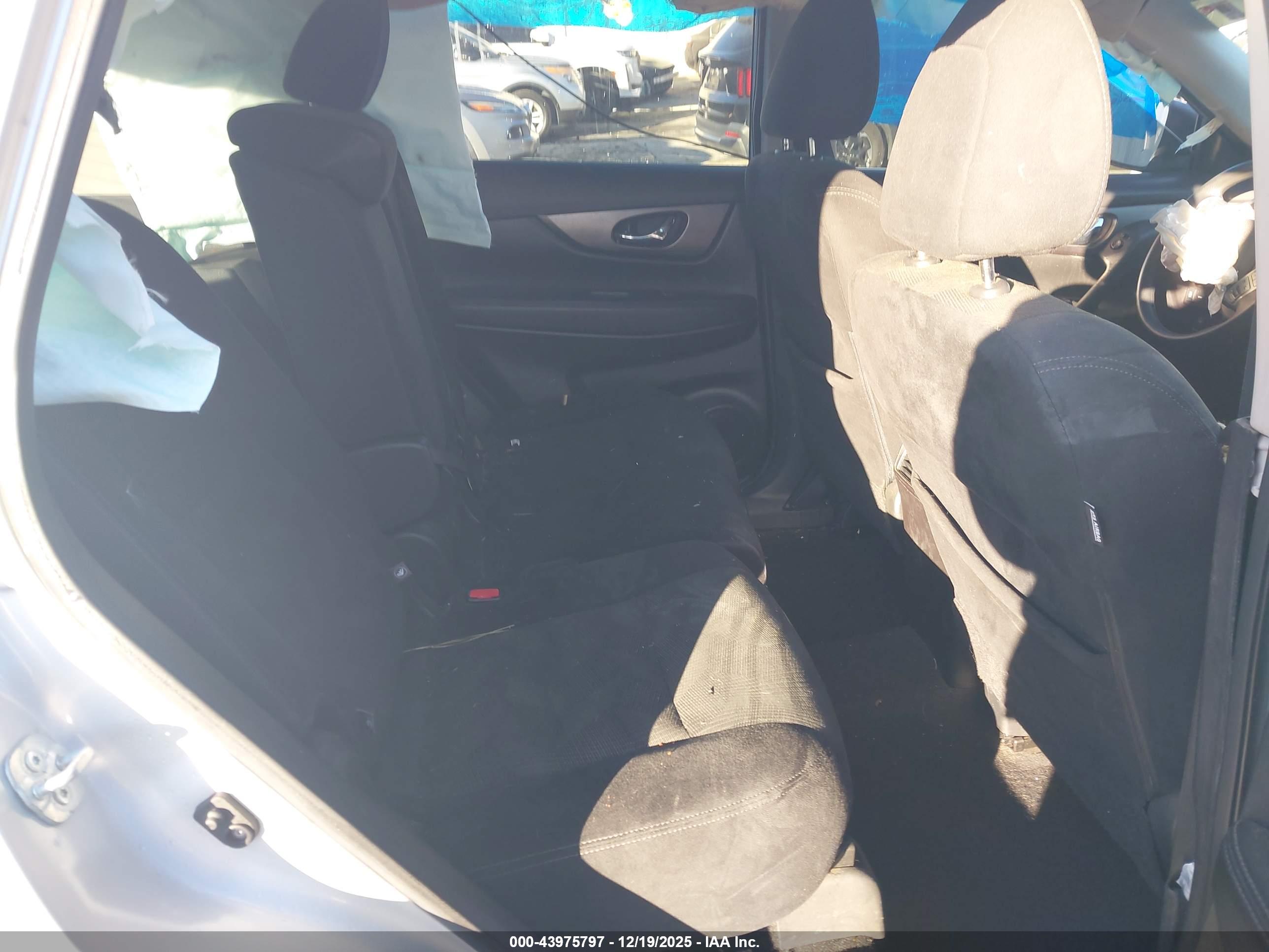 NISSAN ROGUE image 8