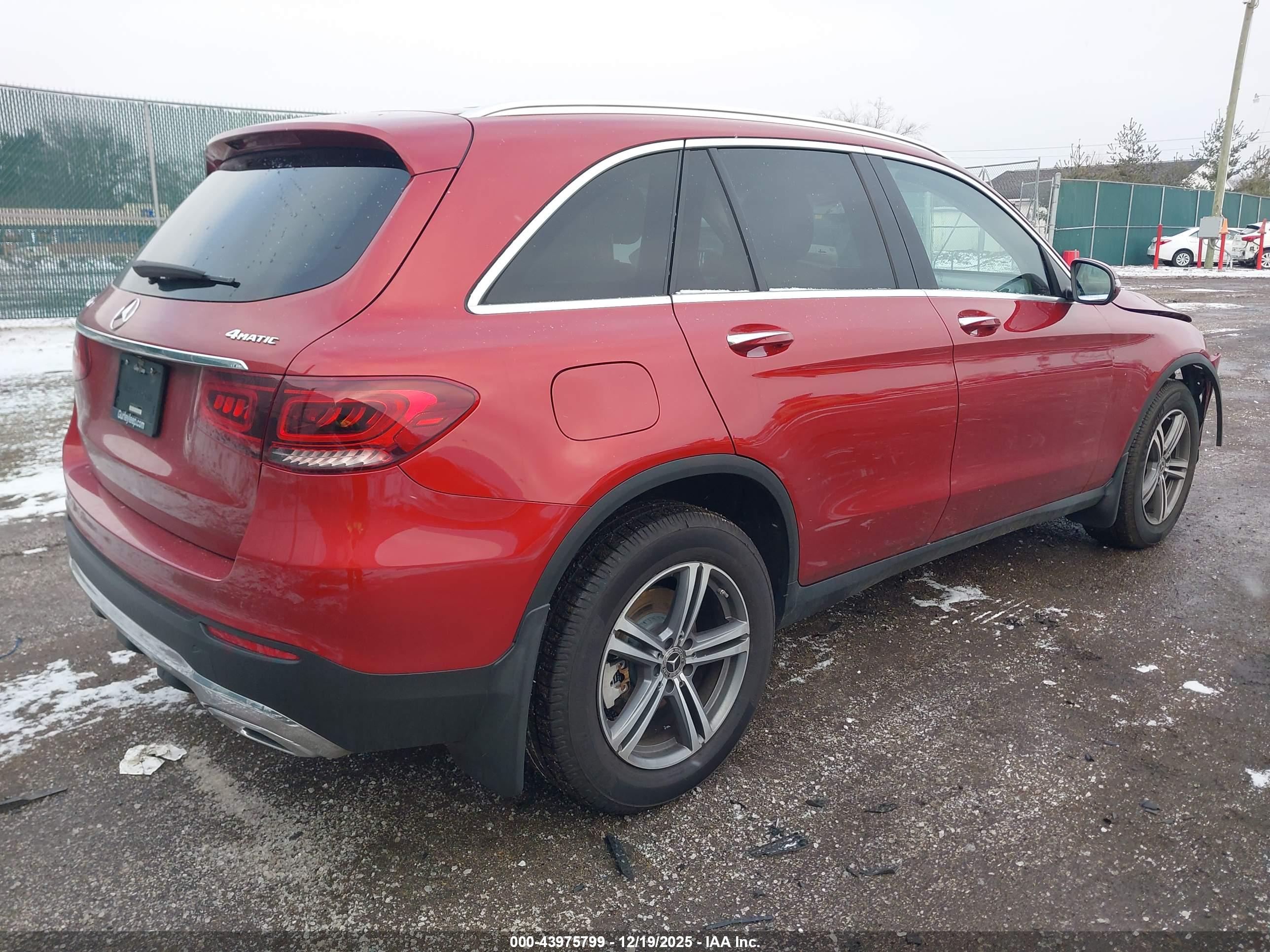 MERCEDES-BENZ GLC image 4