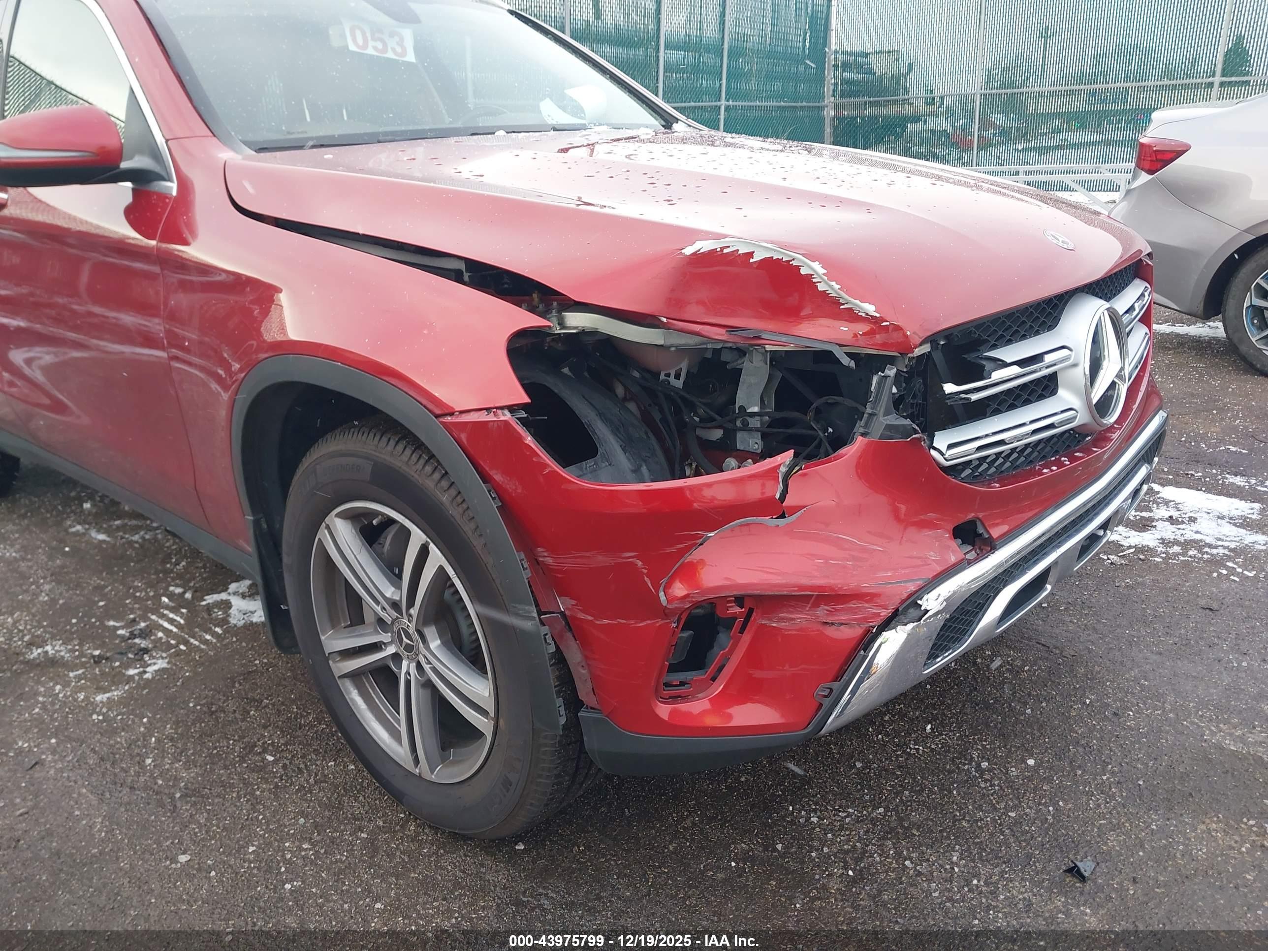 MERCEDES-BENZ GLC image 6