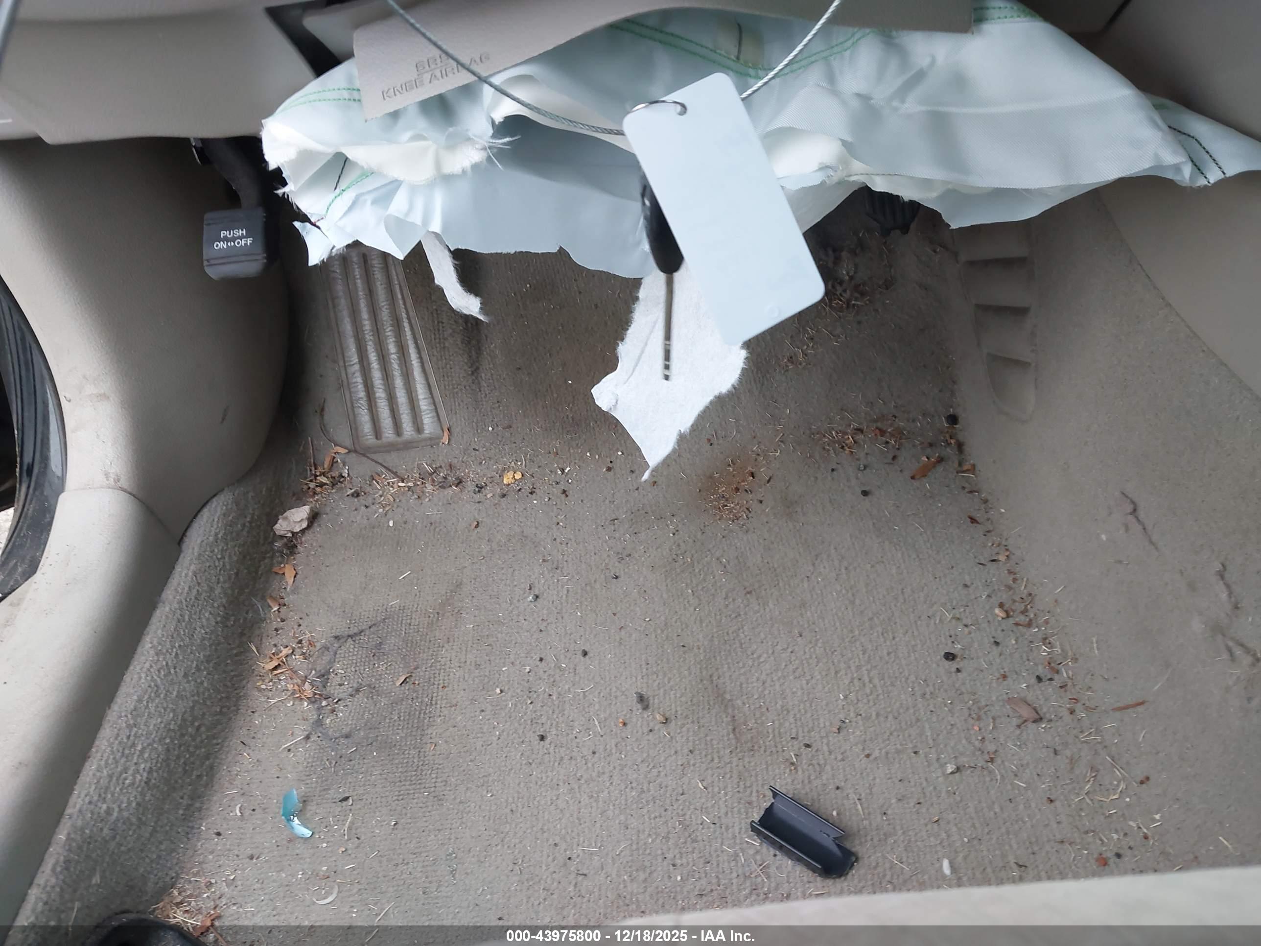 TOYOTA CAMRY image 11