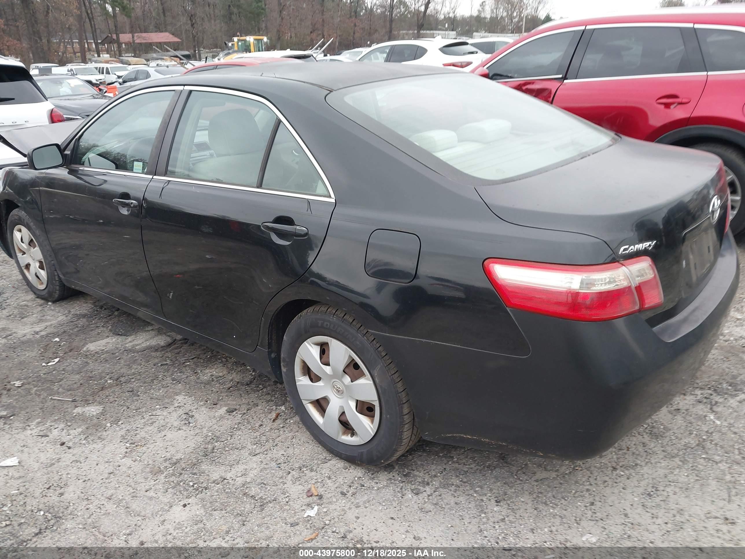 TOYOTA CAMRY image 3