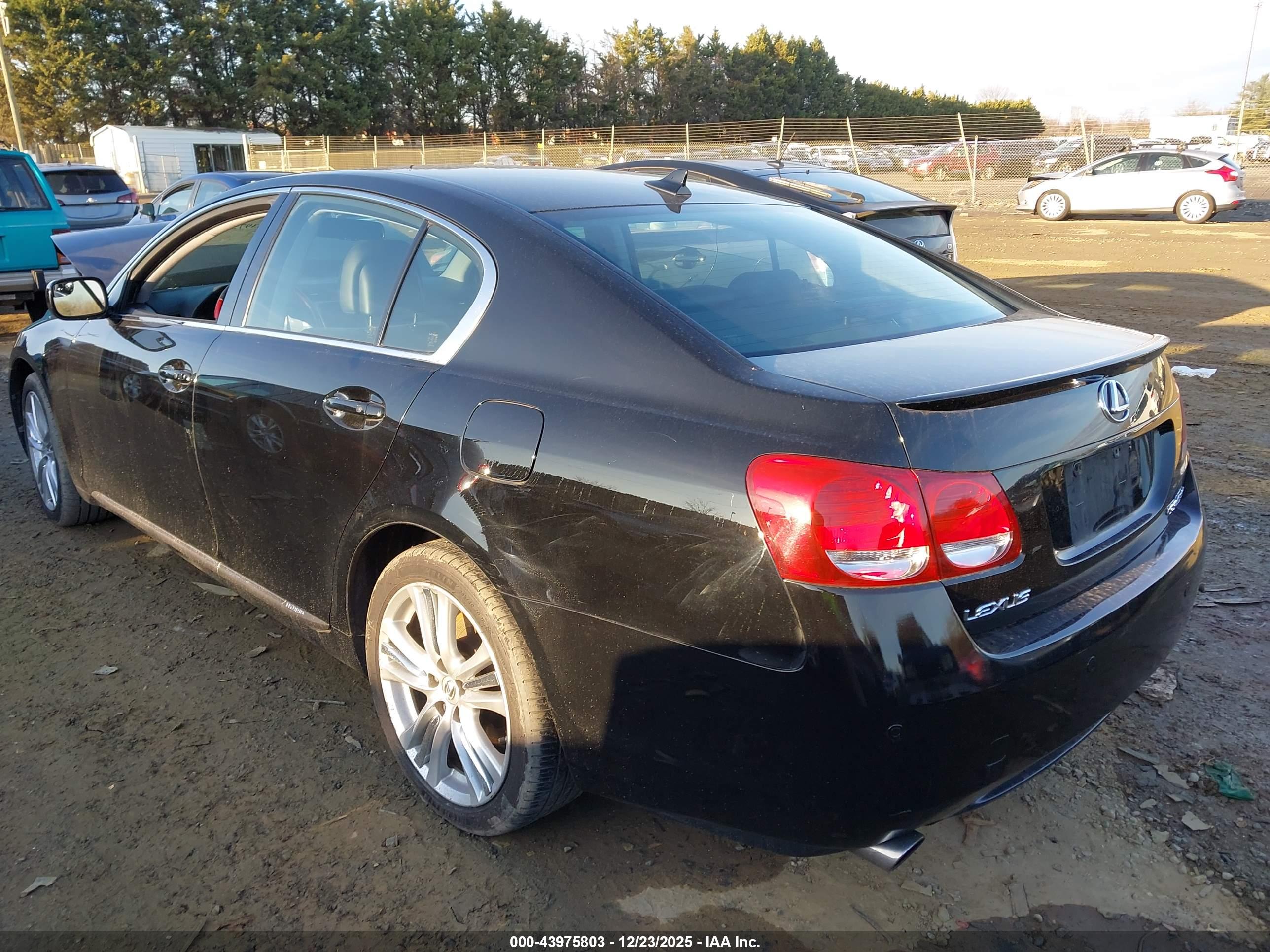 LEXUS GS image 3