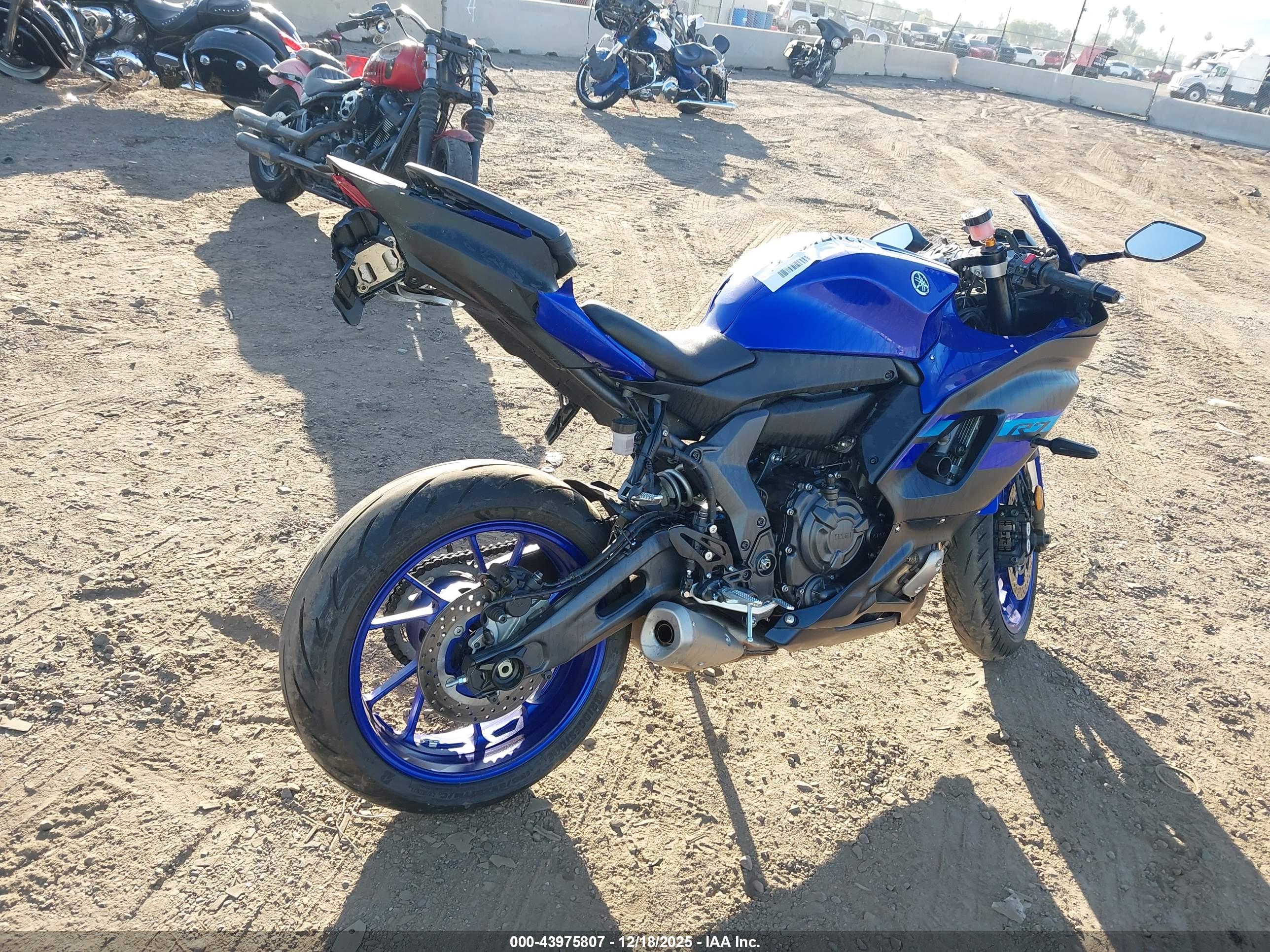 YAMAHA YZFR7 image 4