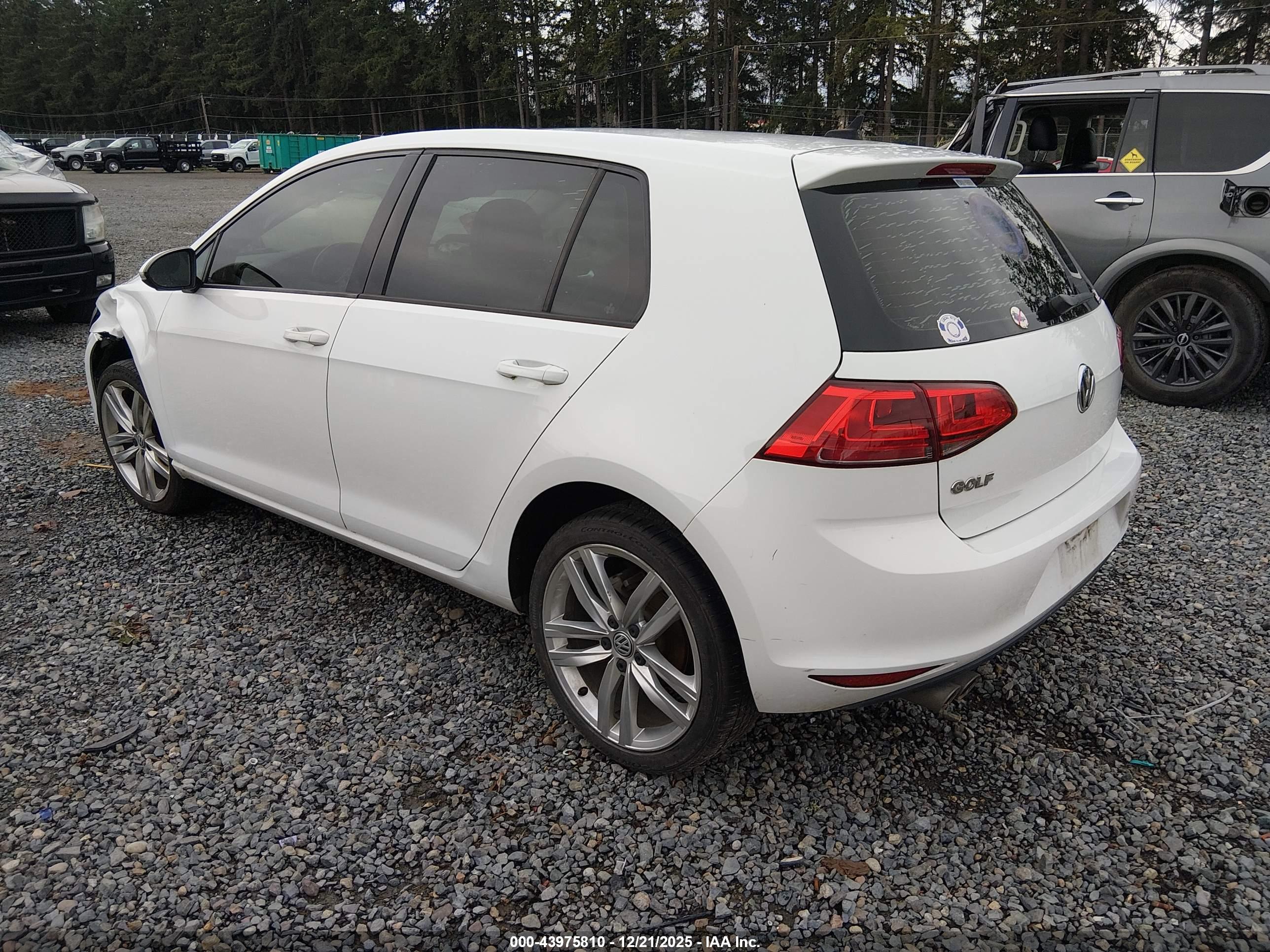 VOLKSWAGEN GOLF image 3