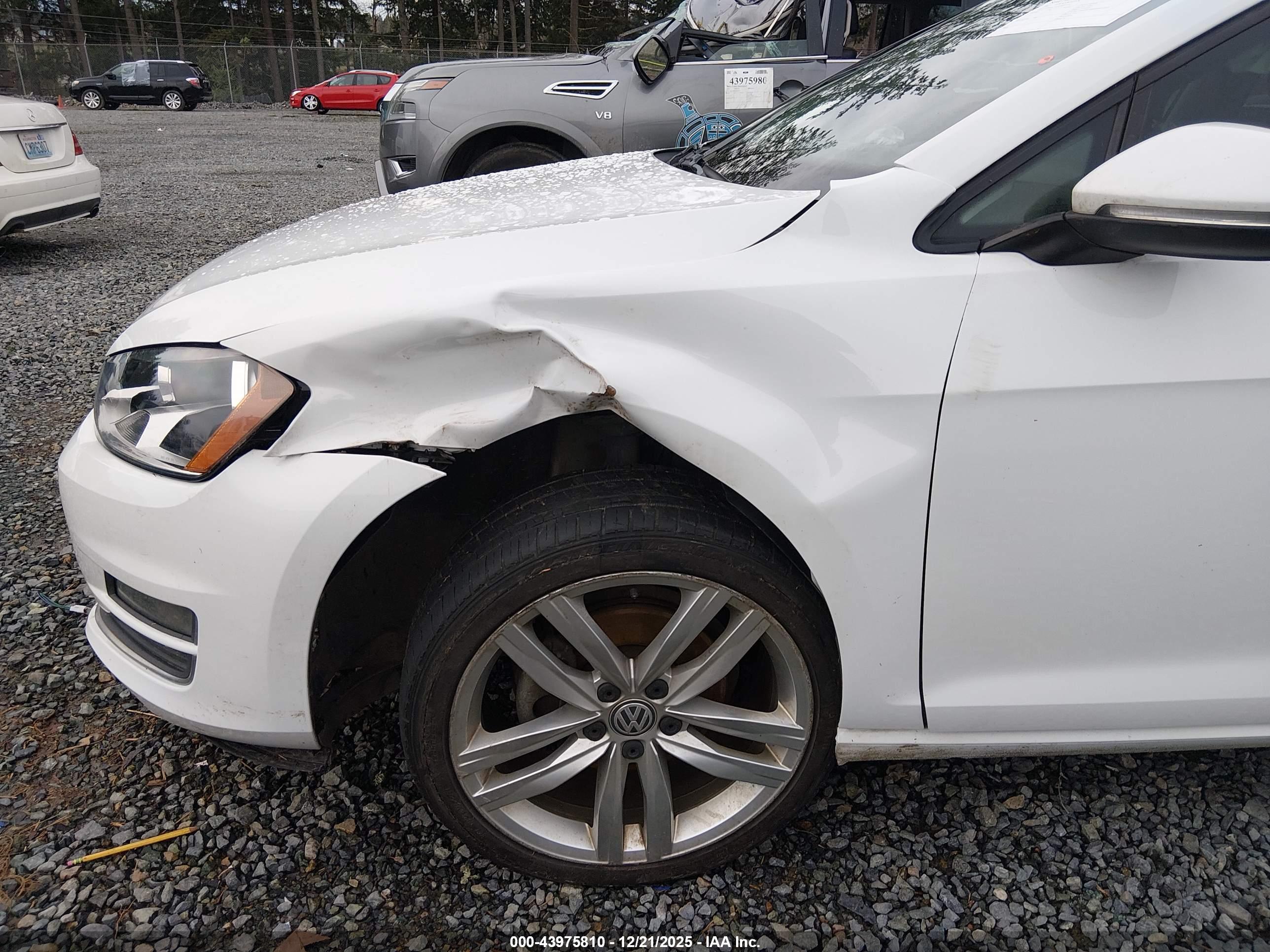 VOLKSWAGEN GOLF image 6