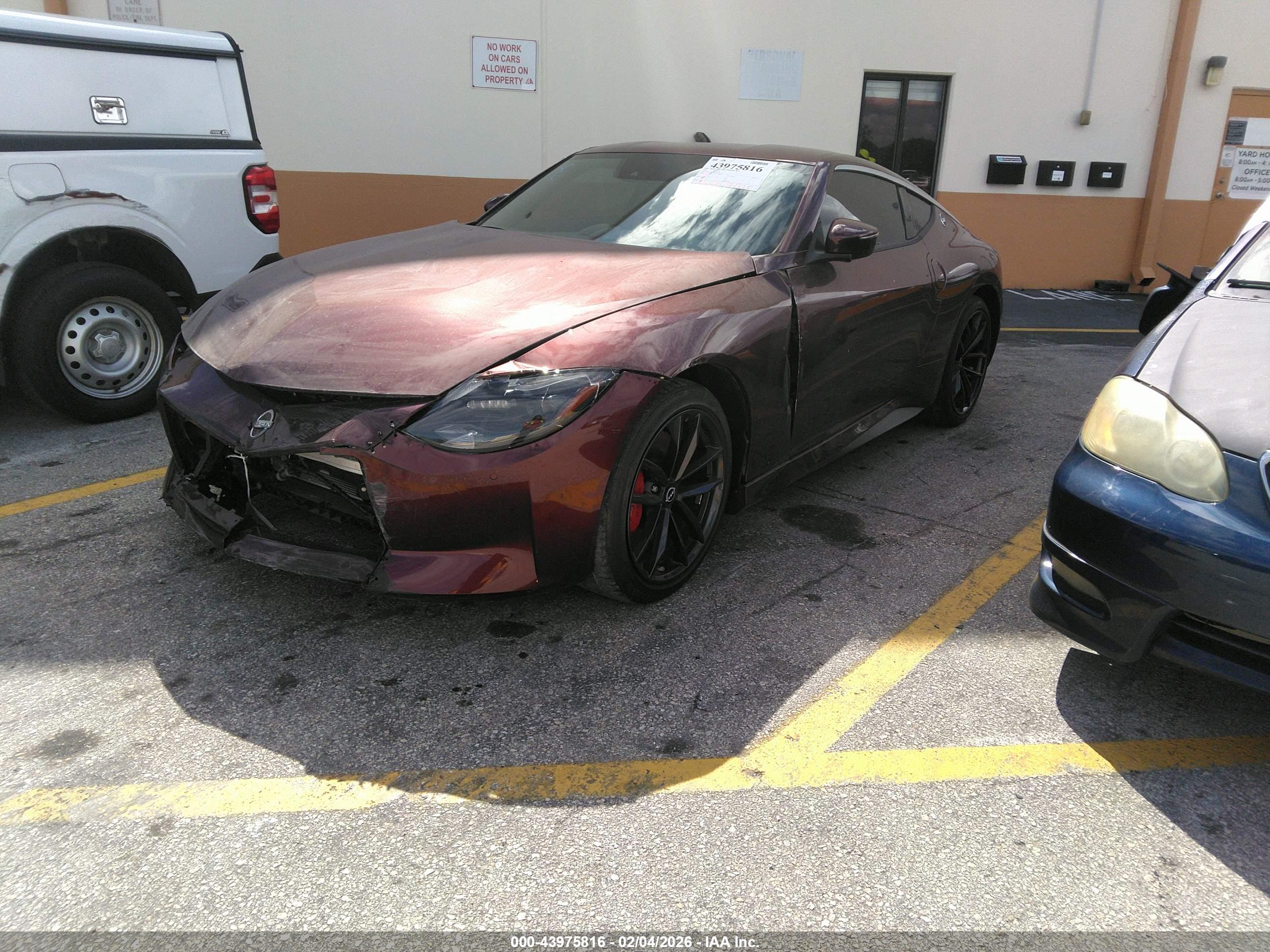 NISSAN Z image 2