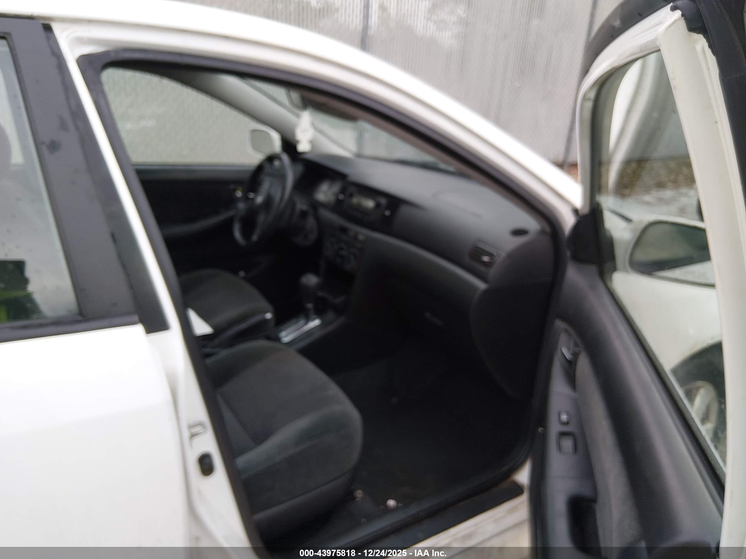 TOYOTA COROLLA image 5