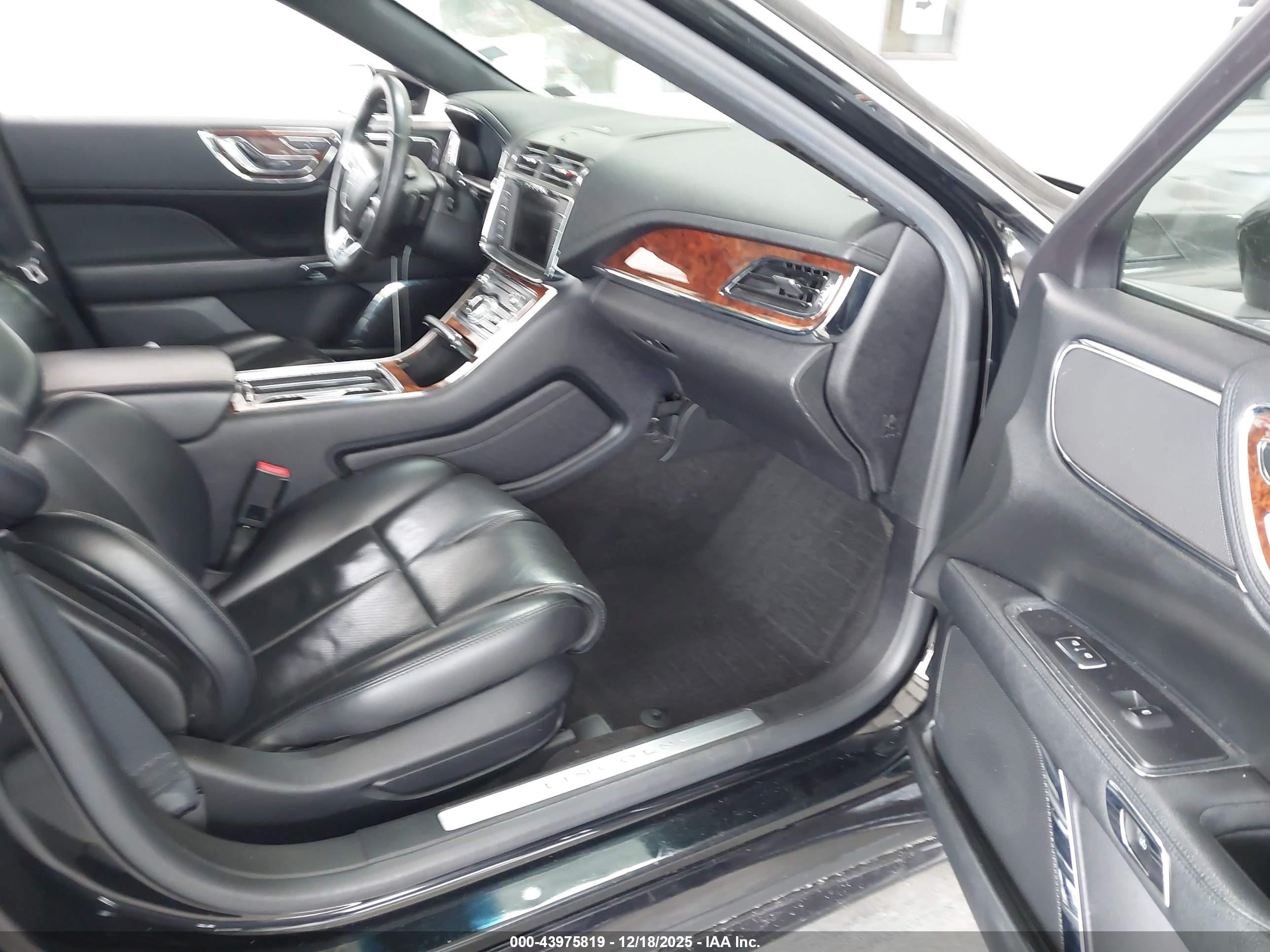 LINCOLN CONTINENTAL image 5