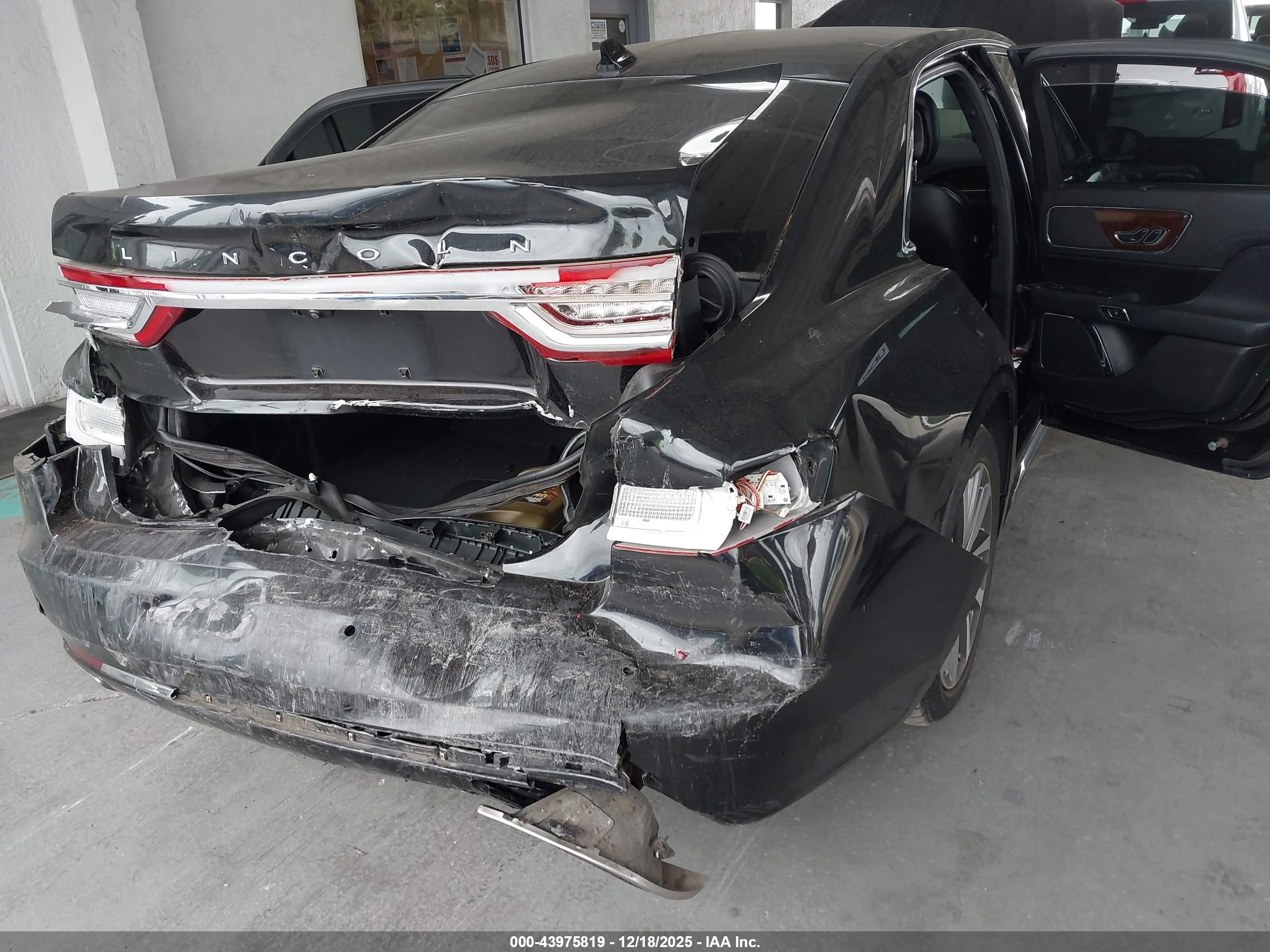 LINCOLN CONTINENTAL image 6