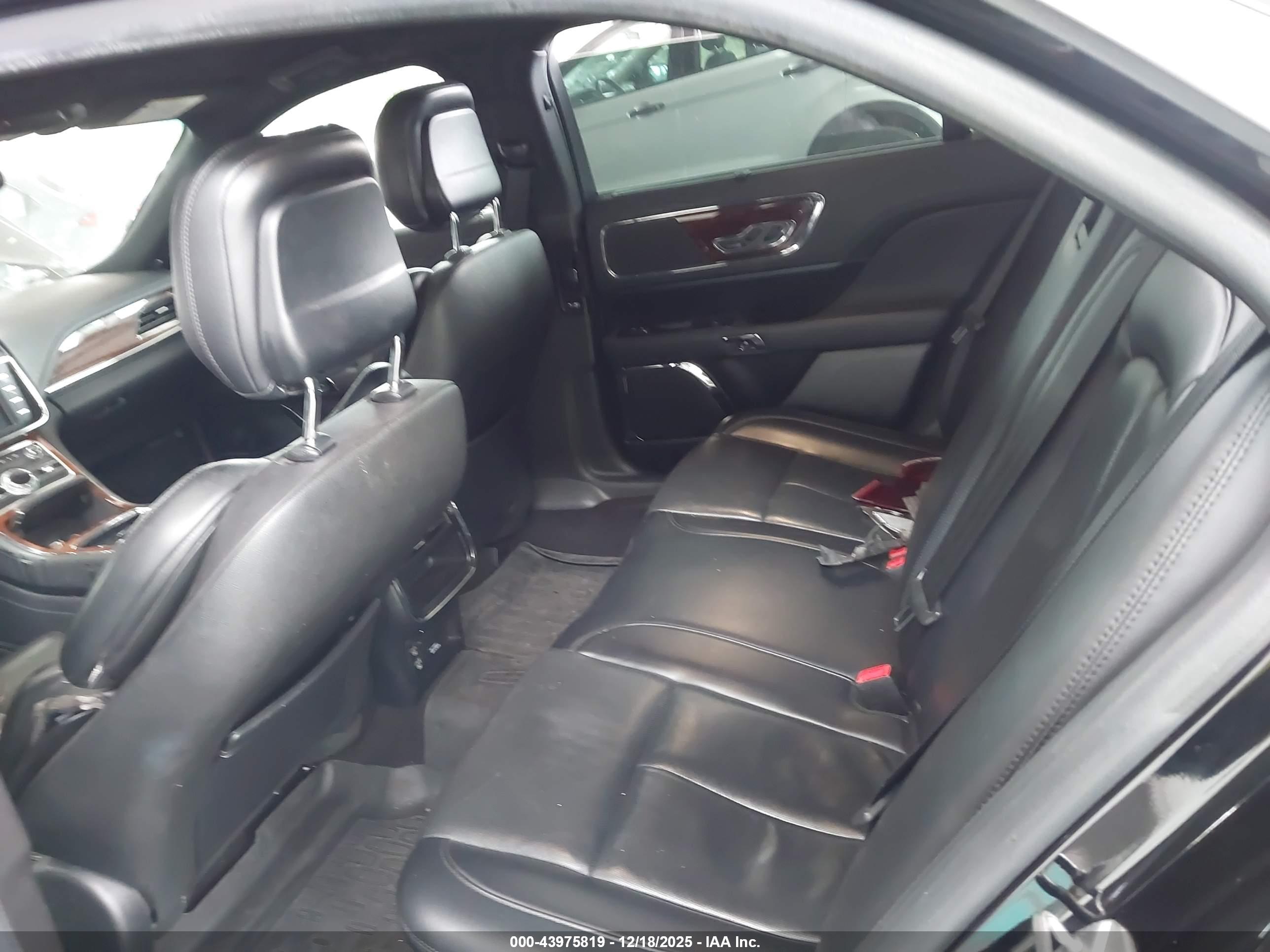 LINCOLN CONTINENTAL image 8