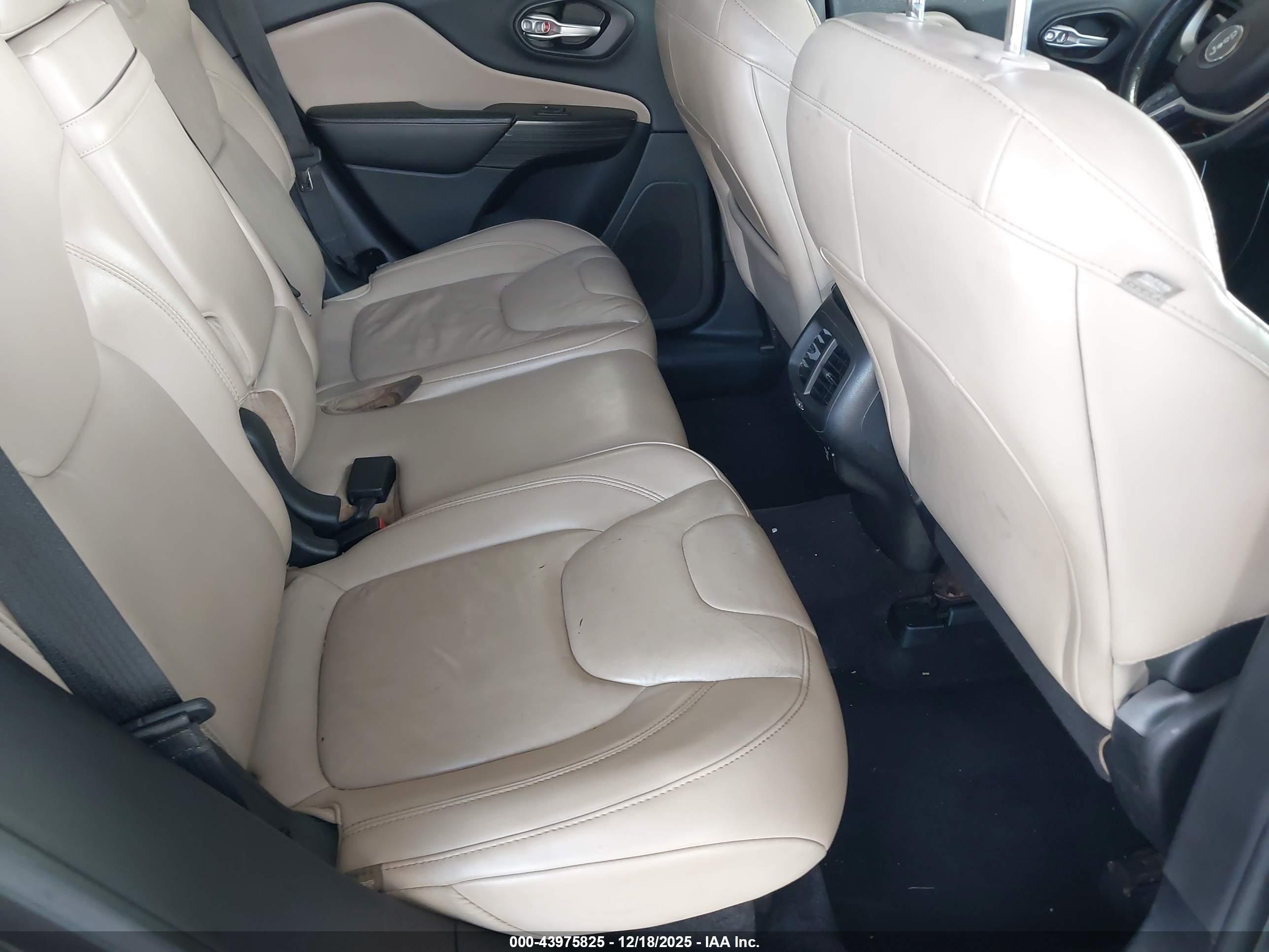 JEEP CHEROKEE image 8