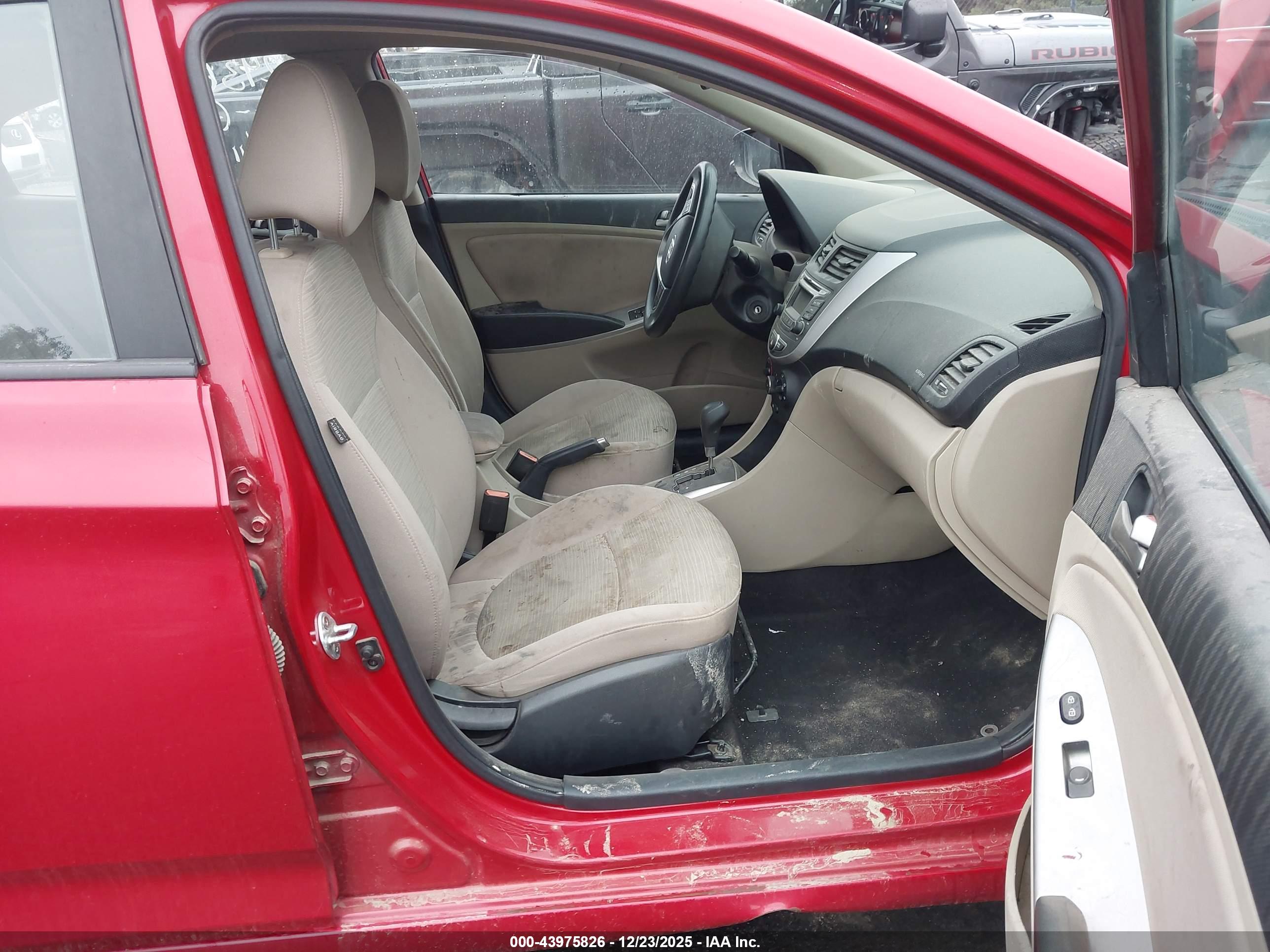 HYUNDAI ACCENT image 5