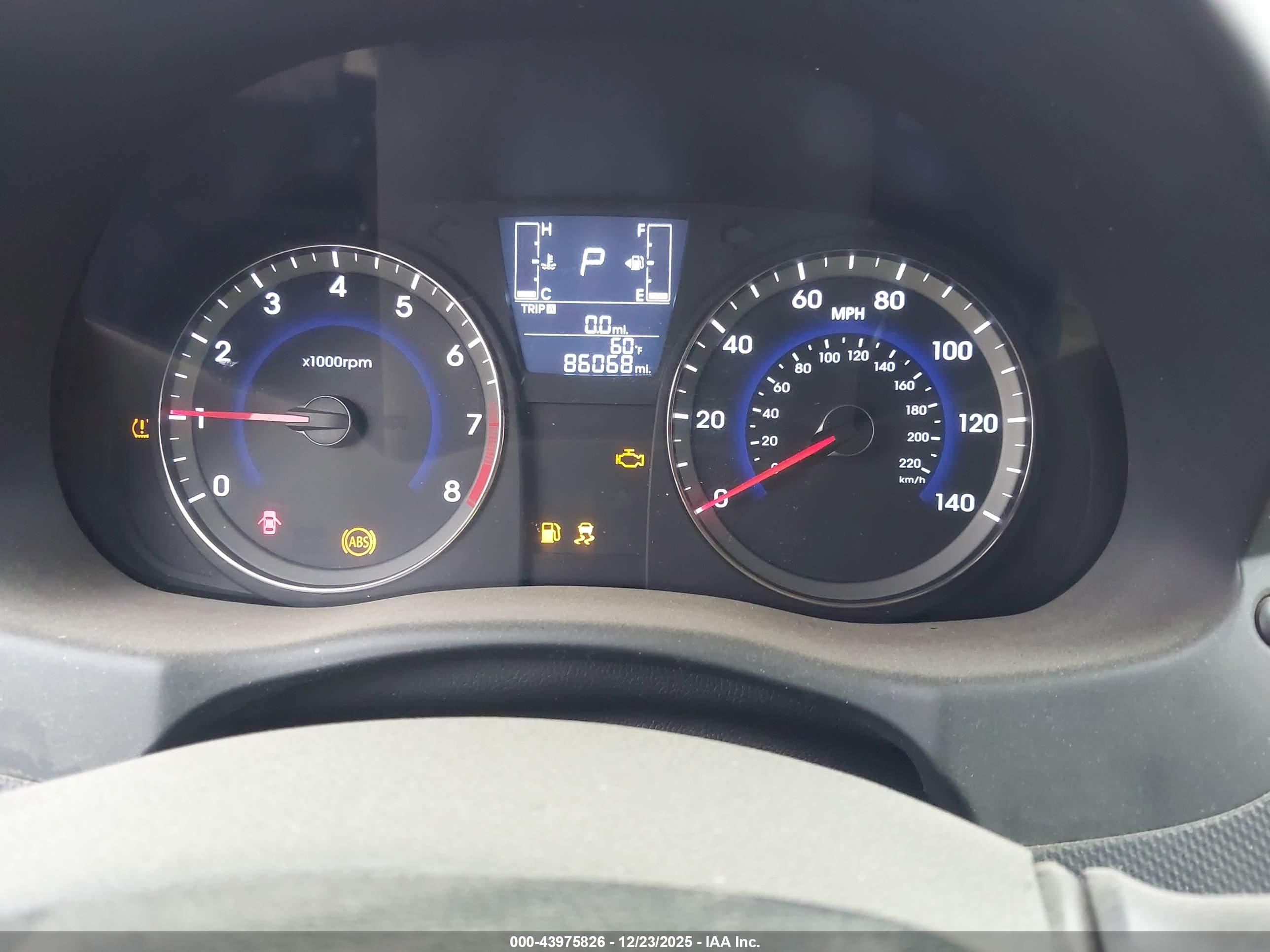 HYUNDAI ACCENT image 7