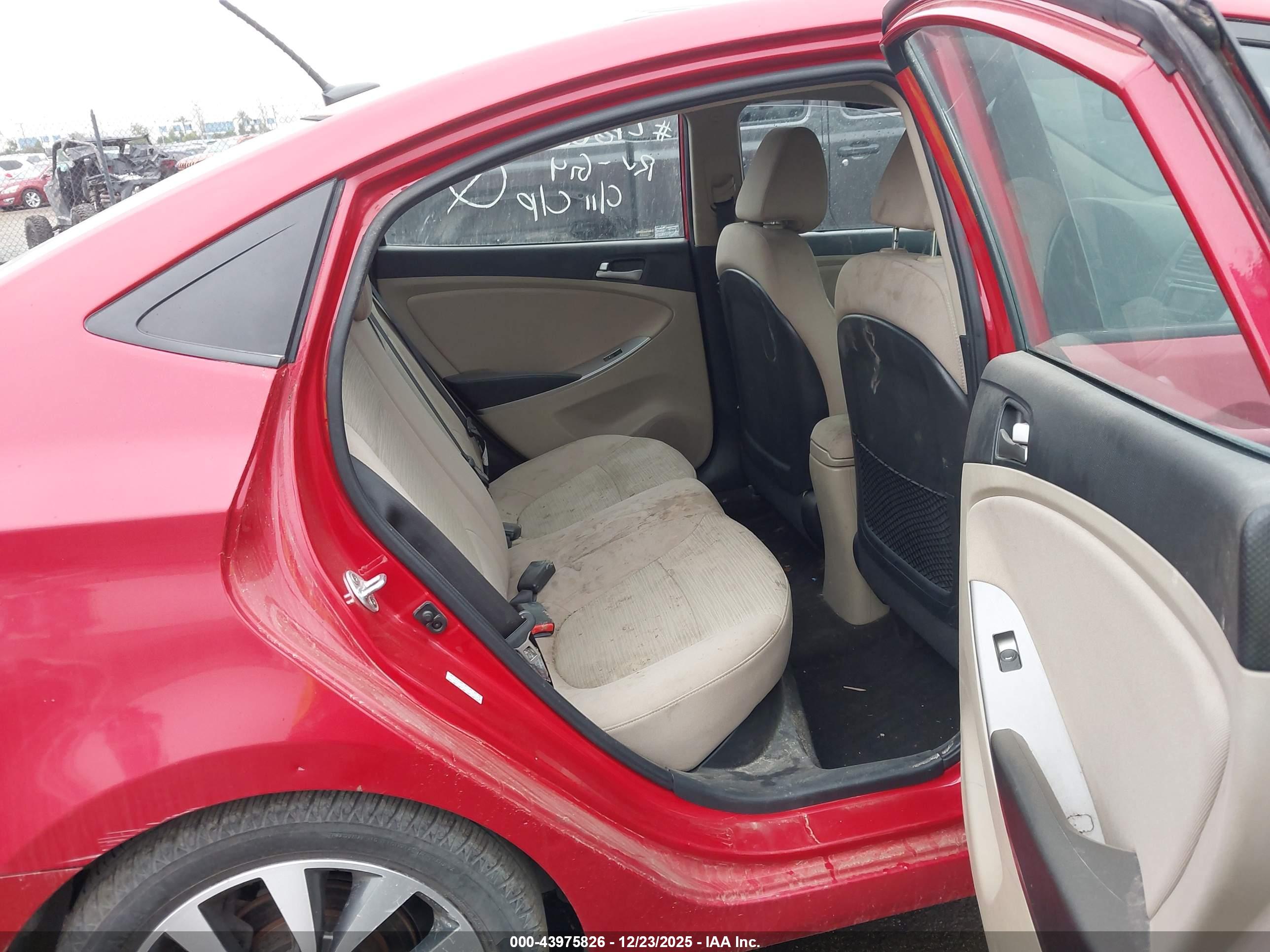 HYUNDAI ACCENT image 8