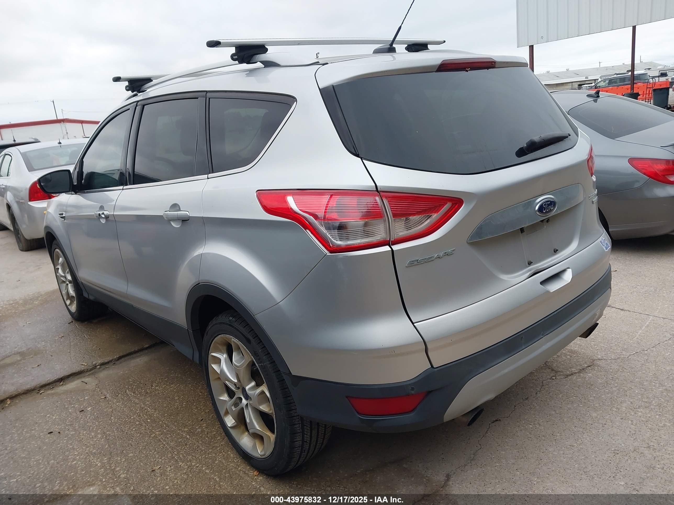FORD ESCAPE image 3