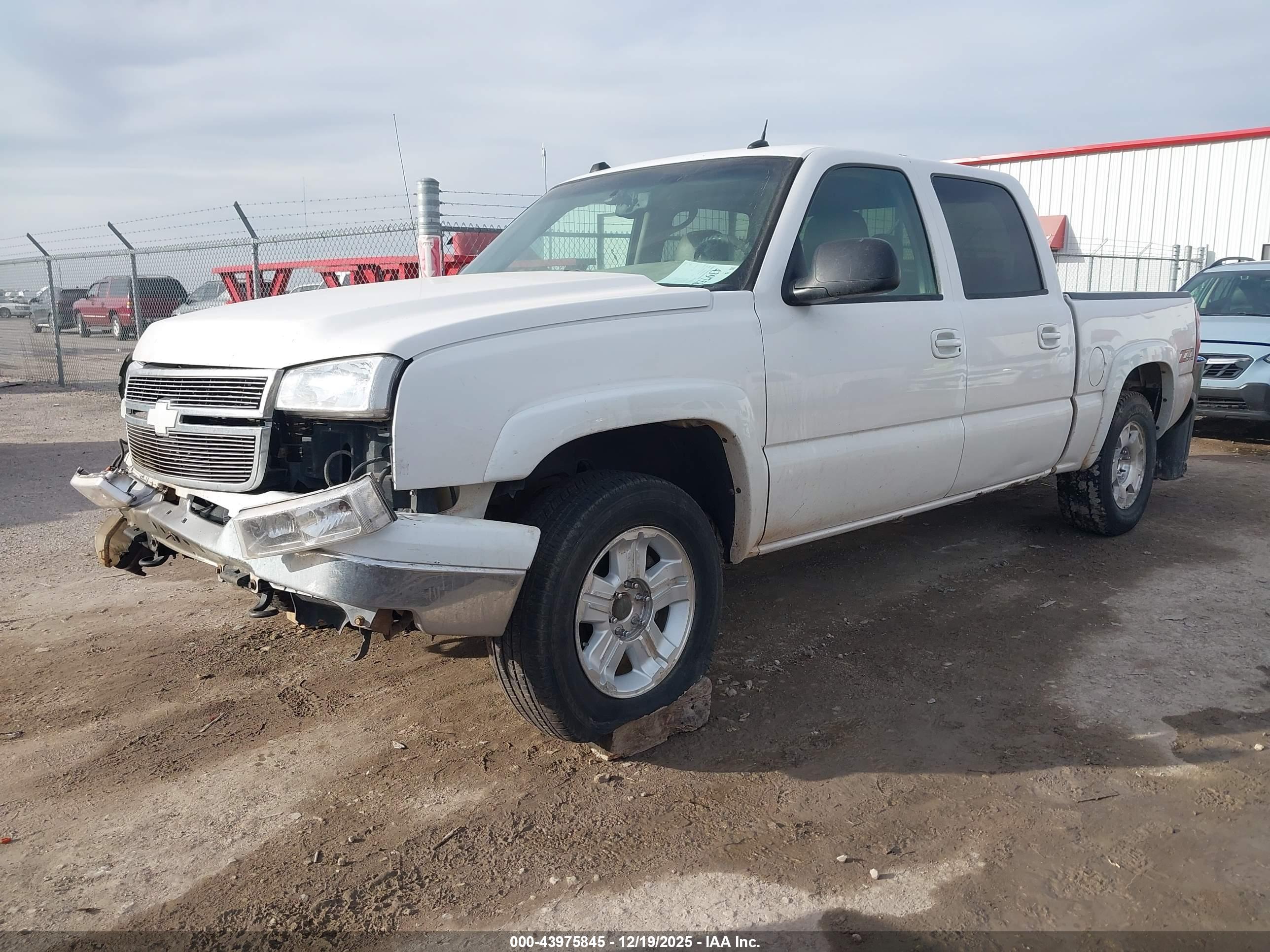 CHEVROLET SILVERADO image 2