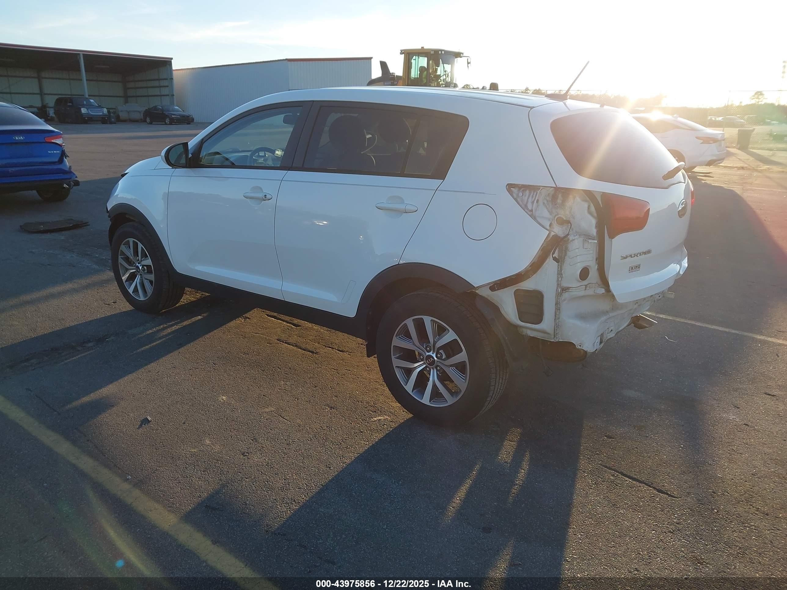 KIA SPORTAGE image 3