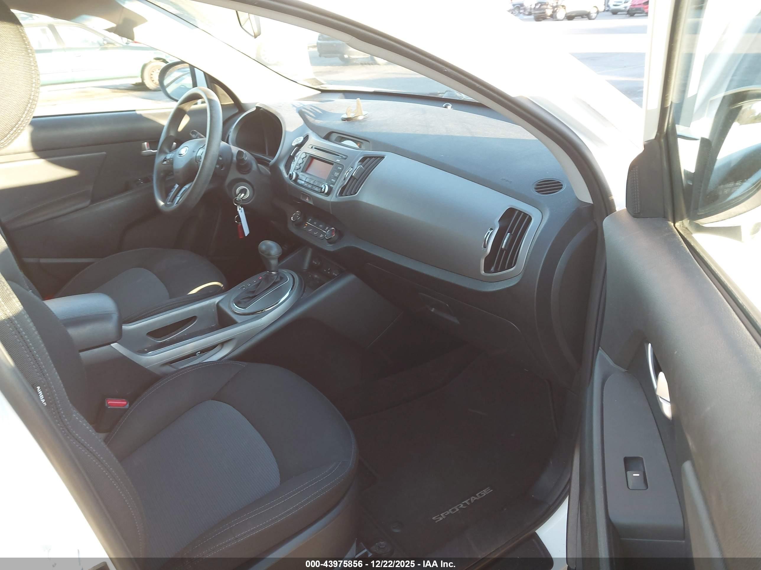 KIA SPORTAGE image 5