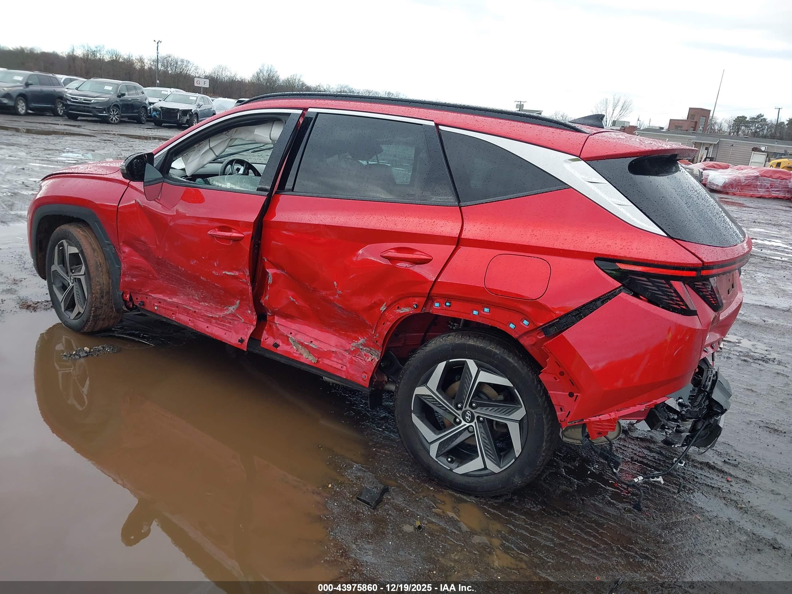 HYUNDAI TUCSON image 3