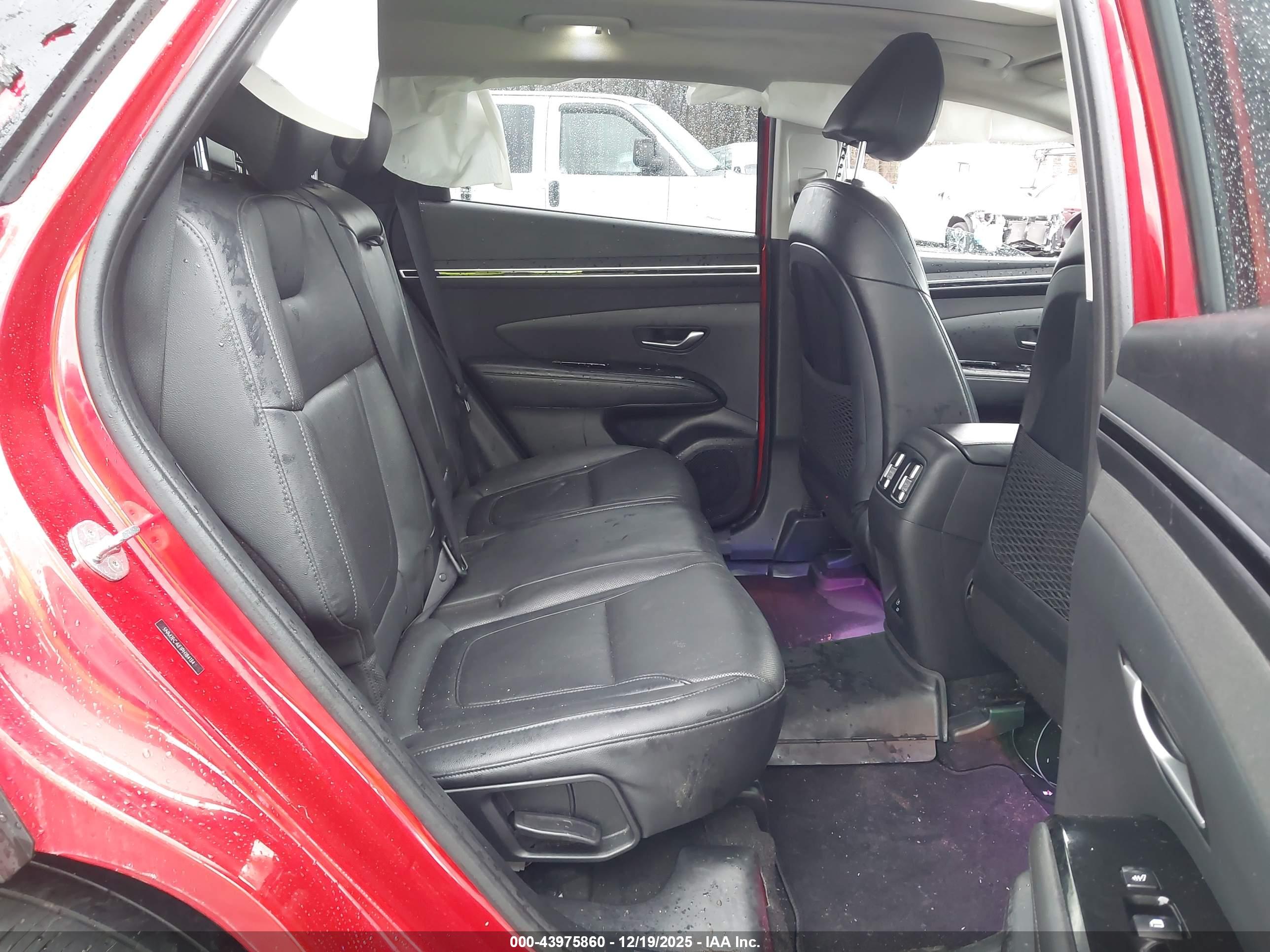 HYUNDAI TUCSON image 8