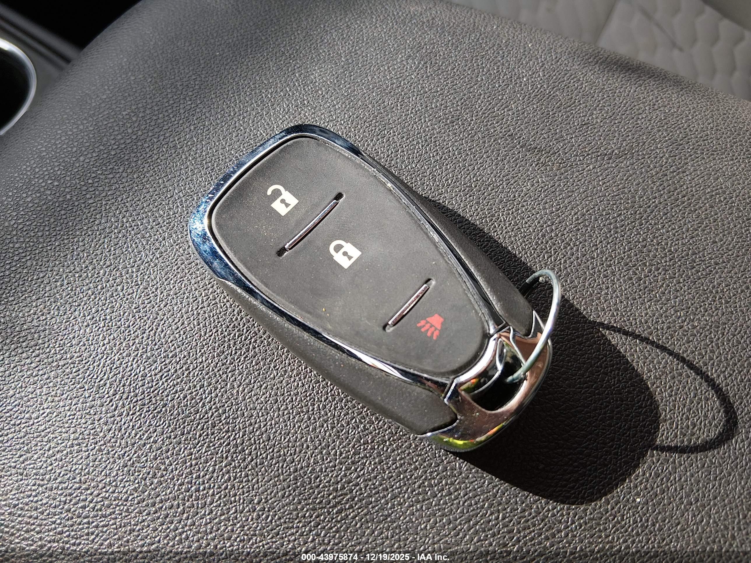 CHEVROLET EQUINOX image 11