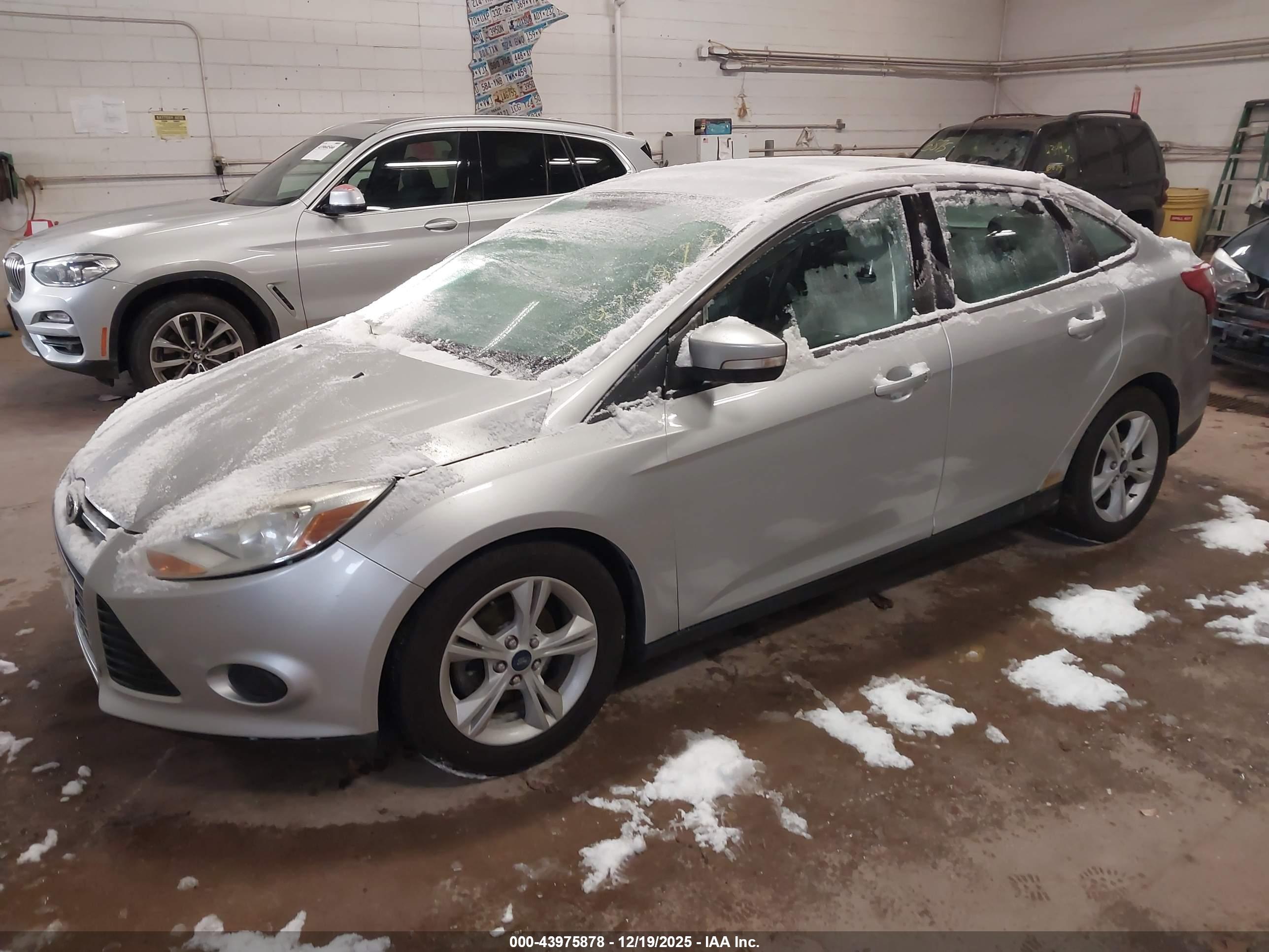 FORD FOCUS image 2