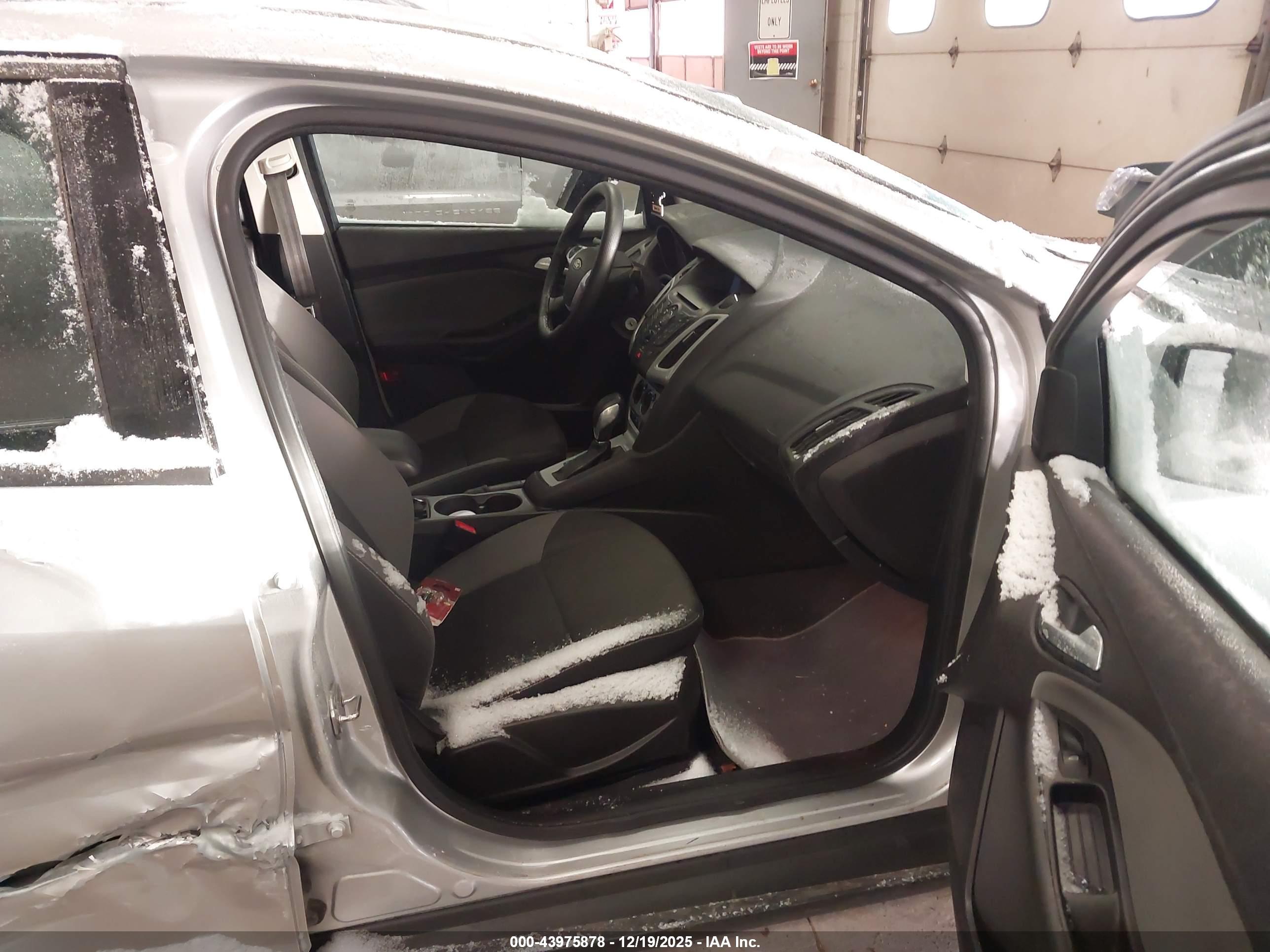 FORD FOCUS image 5