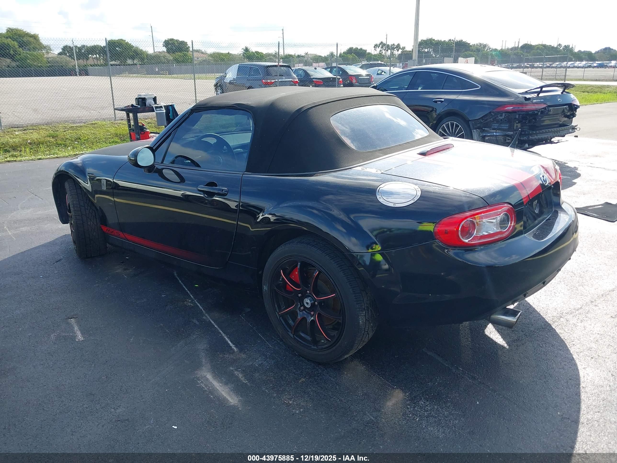MAZDA MX-5 image 3
