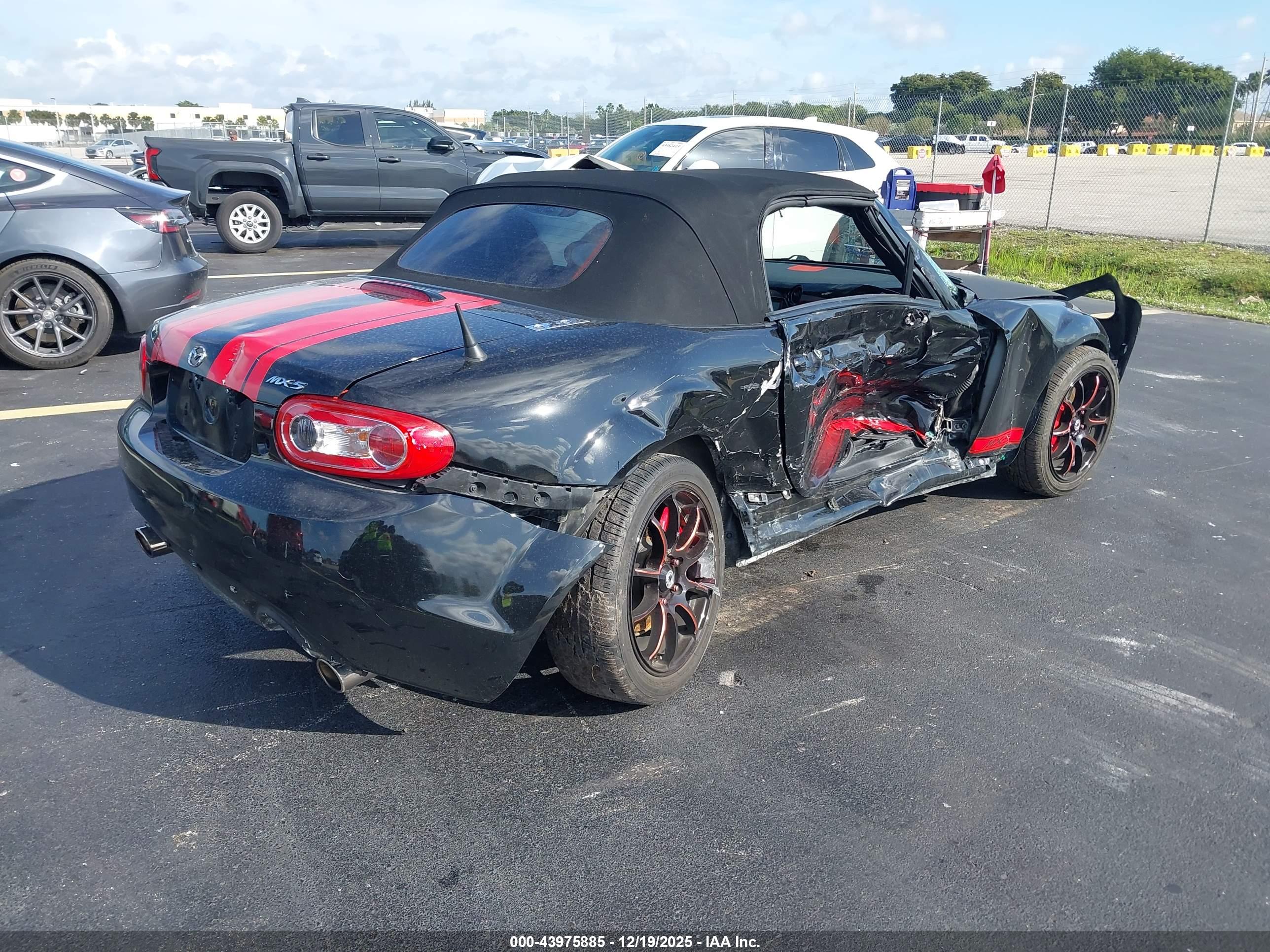 MAZDA MX-5 image 4