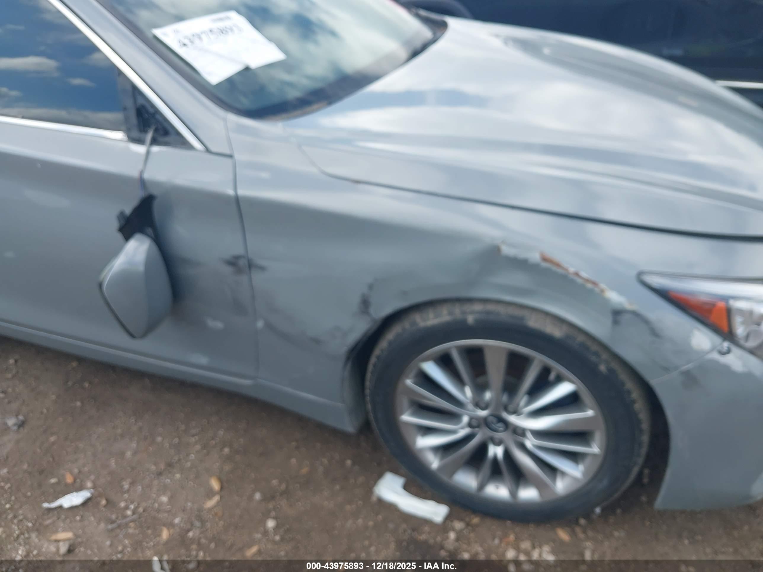 INFINITI Q50 image 6