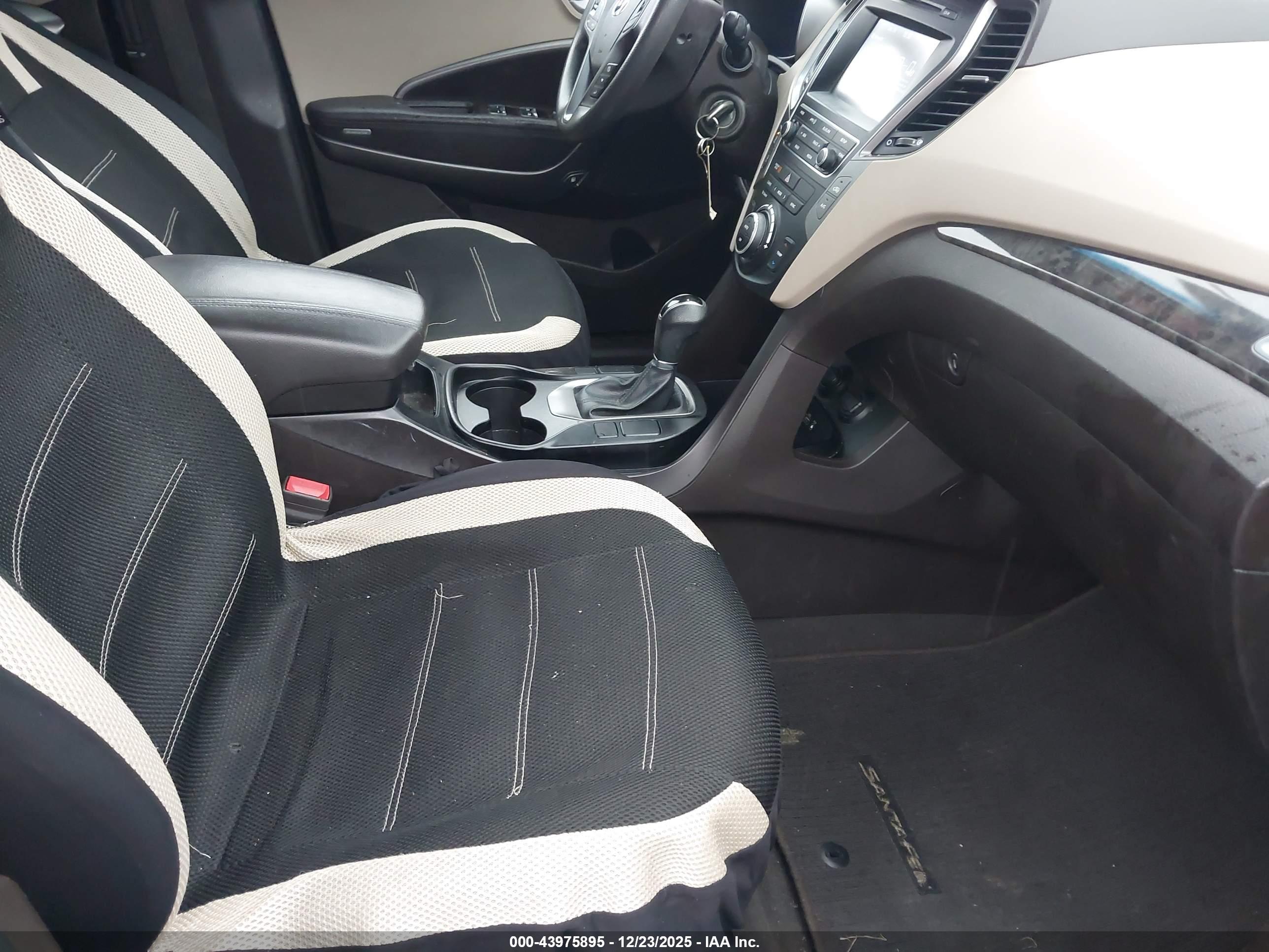 HYUNDAI SANTA image 5