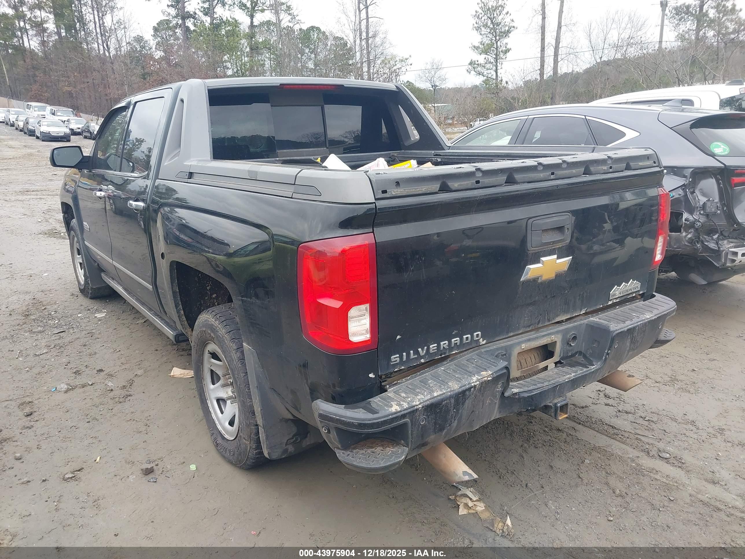 CHEVROLET SILVERADO image 3