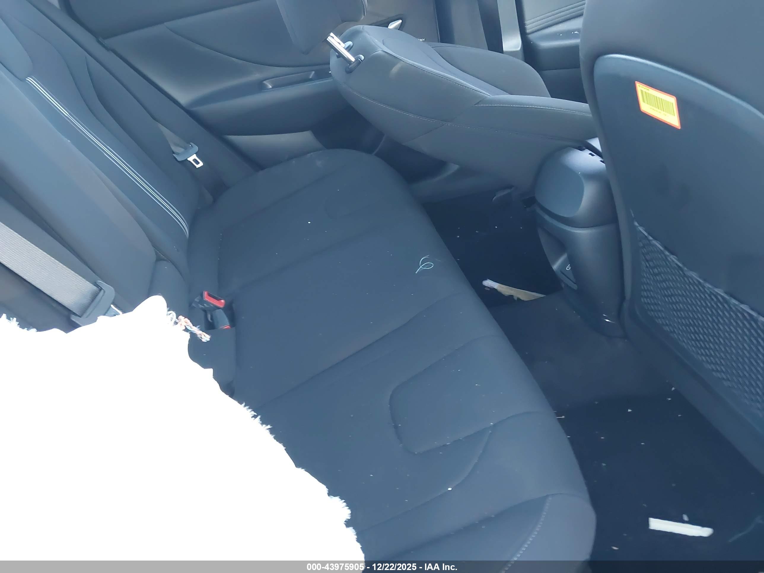 HYUNDAI ELANTRA image 8