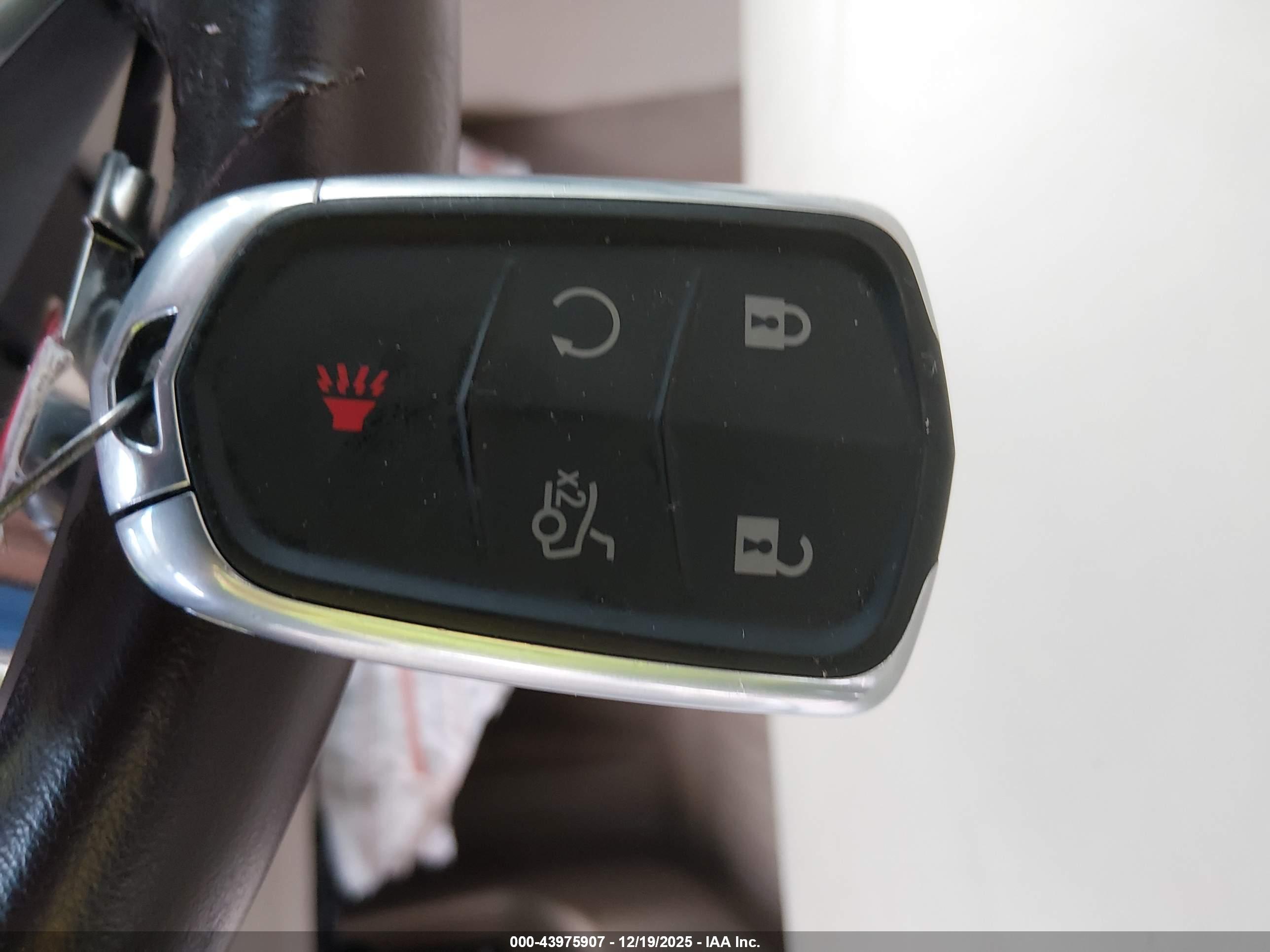 CADILLAC XTS image 11