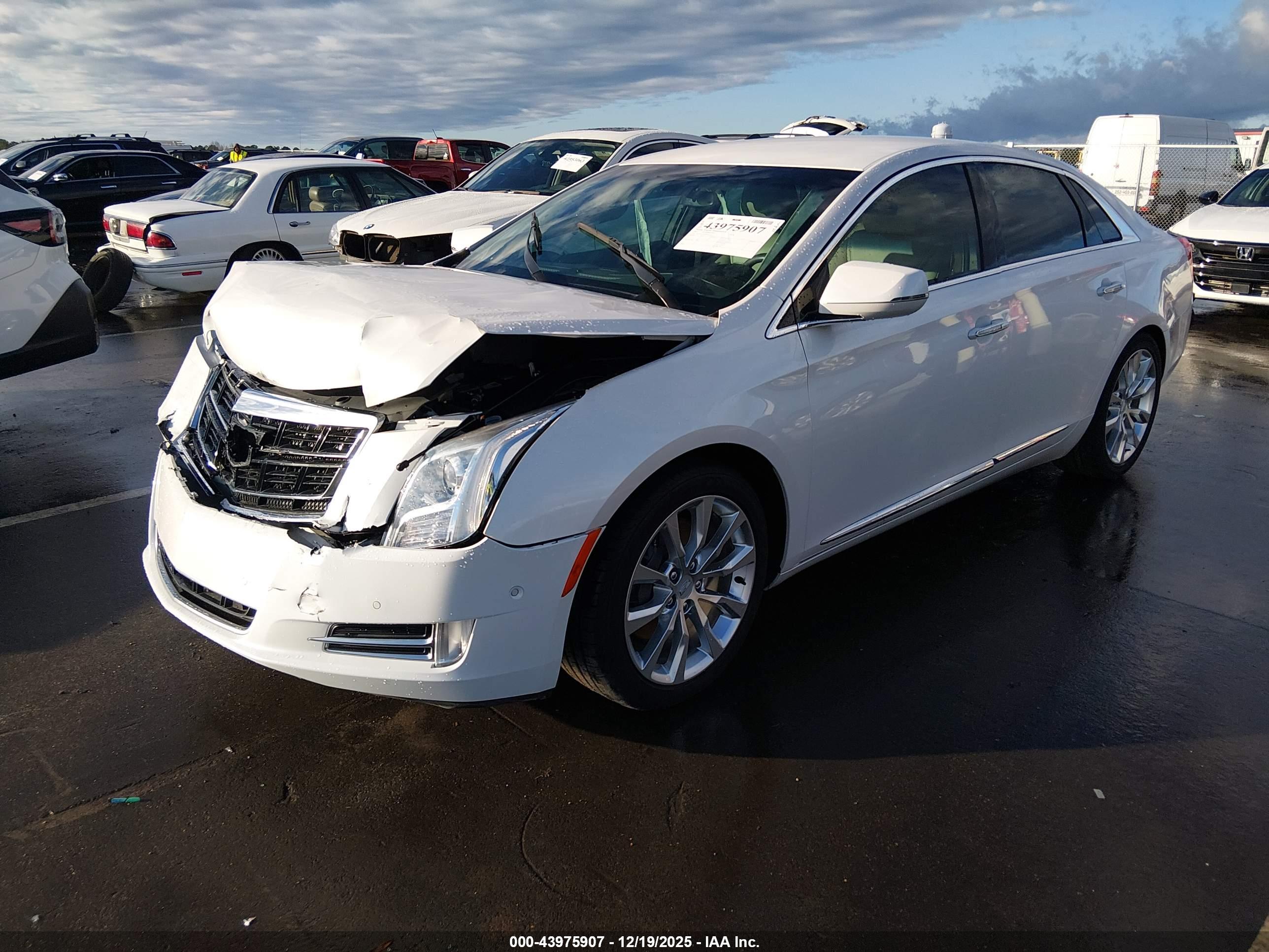 CADILLAC XTS image 2