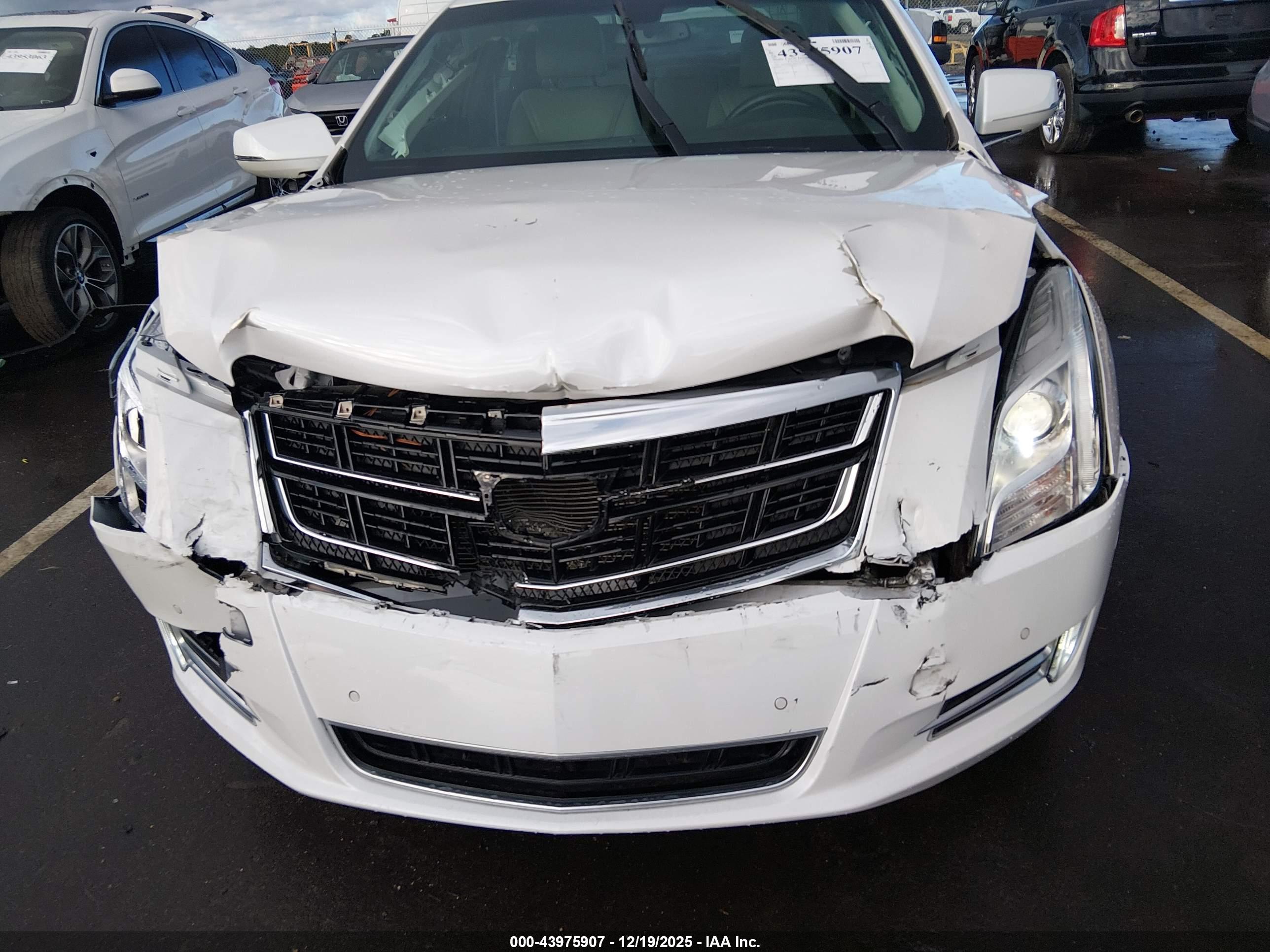 CADILLAC XTS image 6