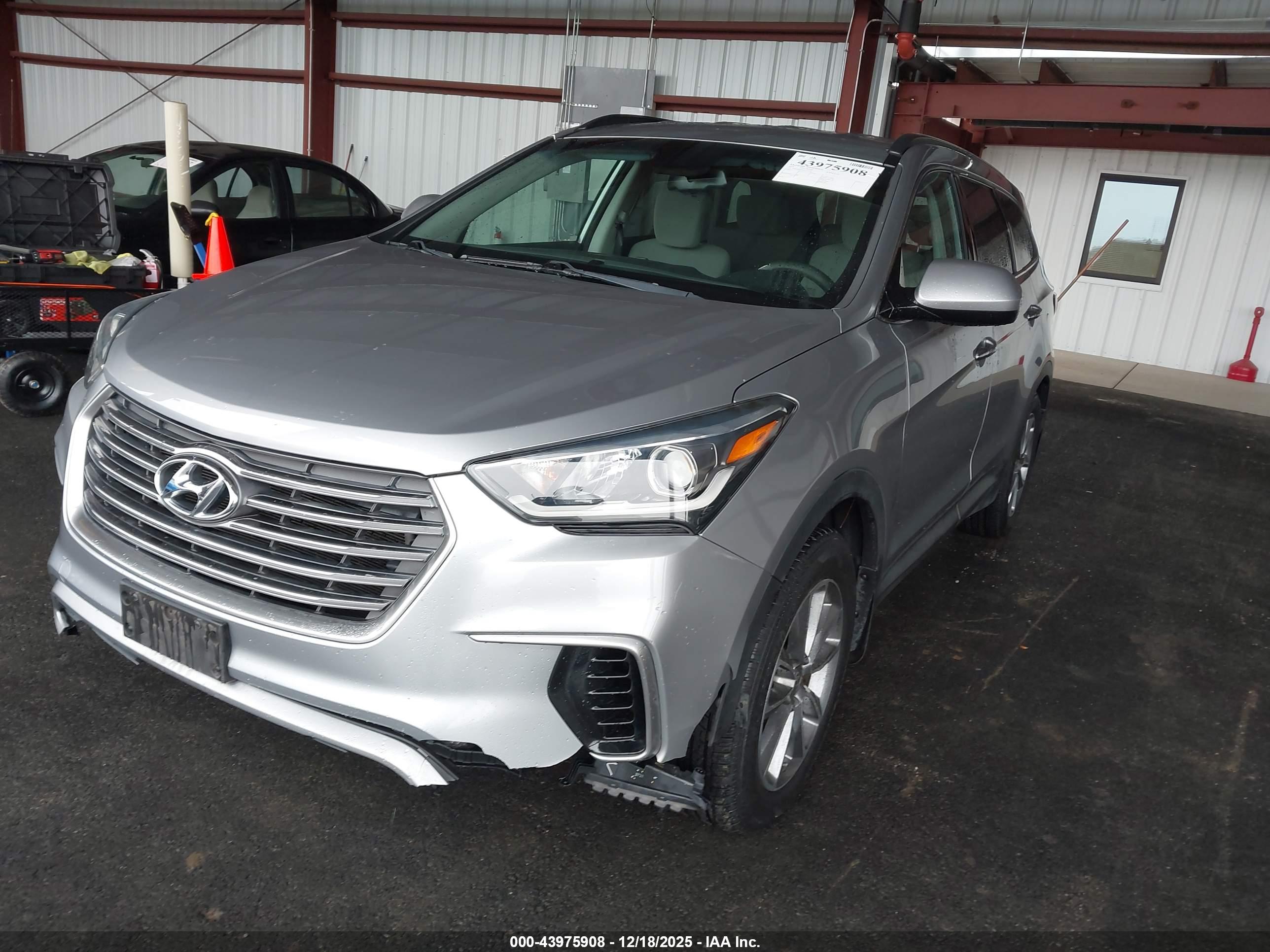 HYUNDAI SANTA image 2