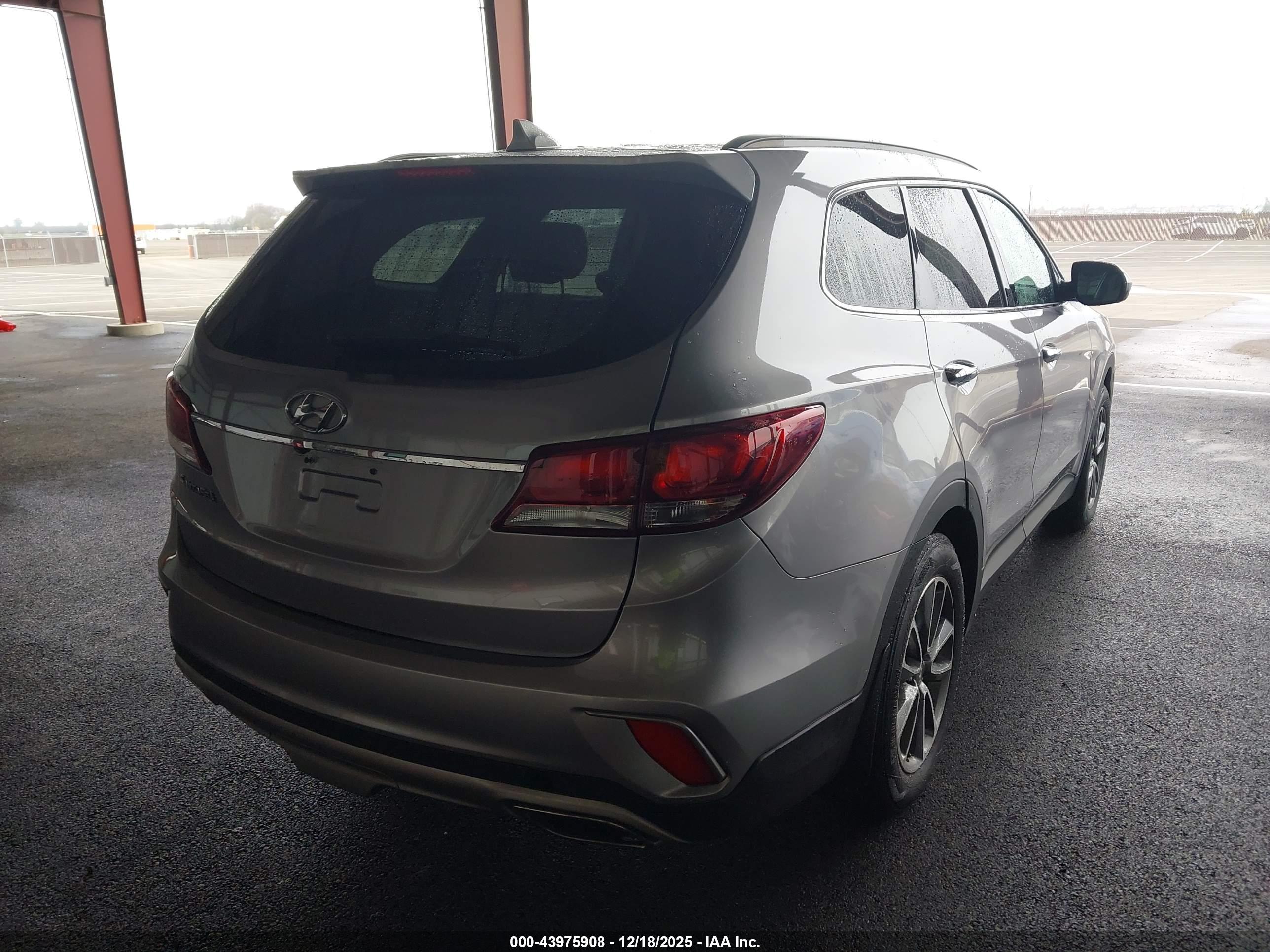 HYUNDAI SANTA image 4