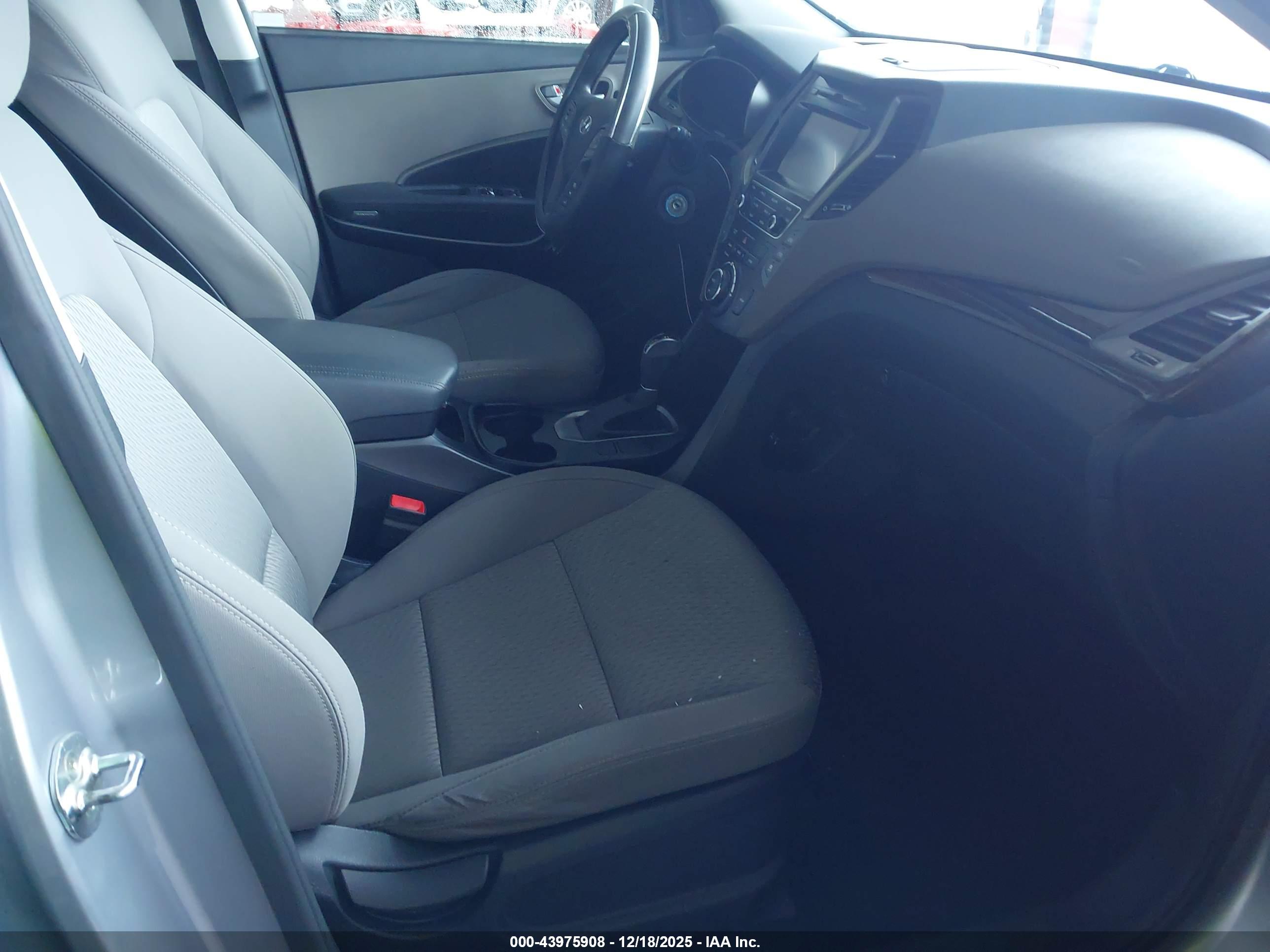 HYUNDAI SANTA image 5