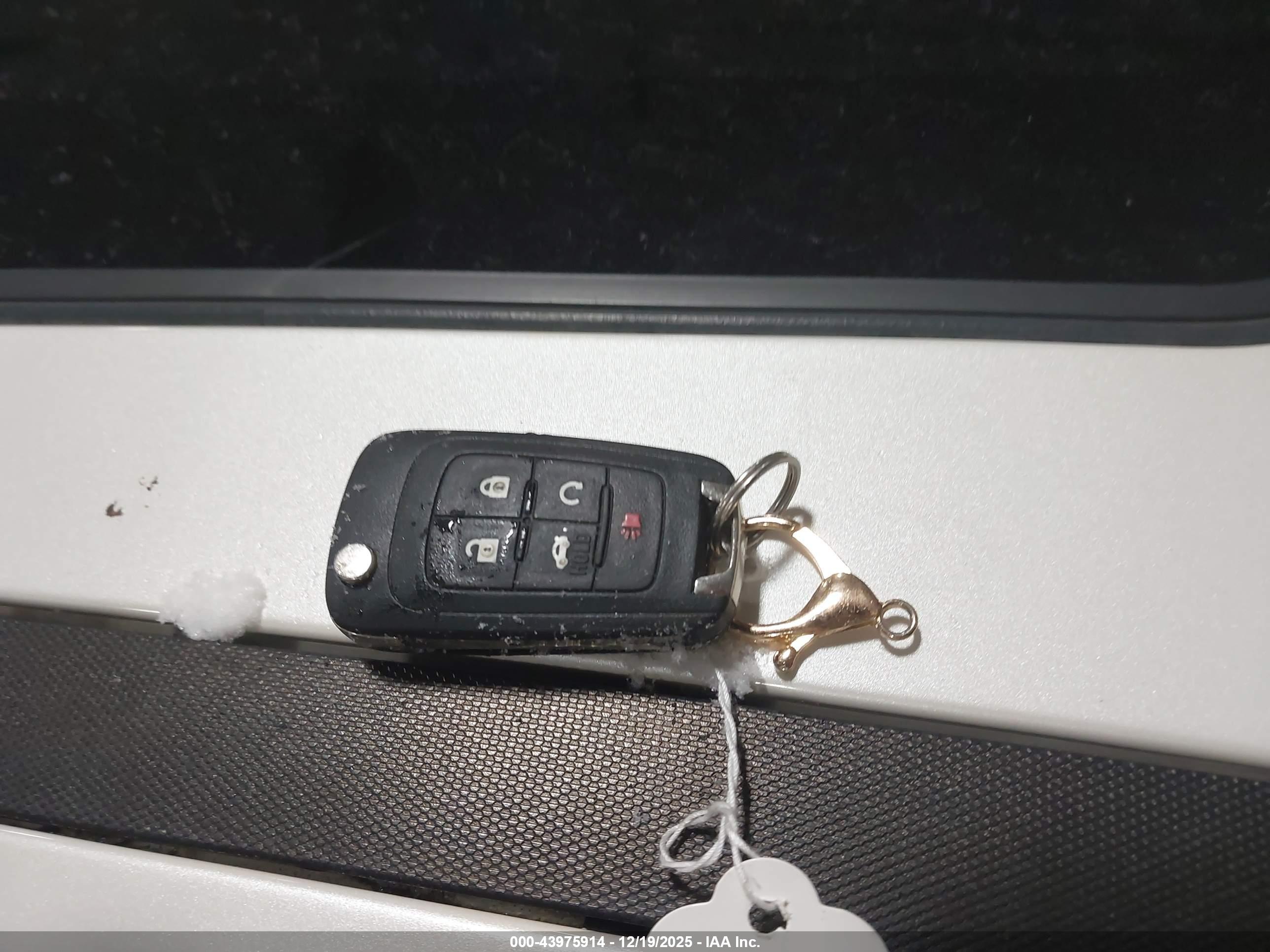 CHEVROLET EQUINOX image 11
