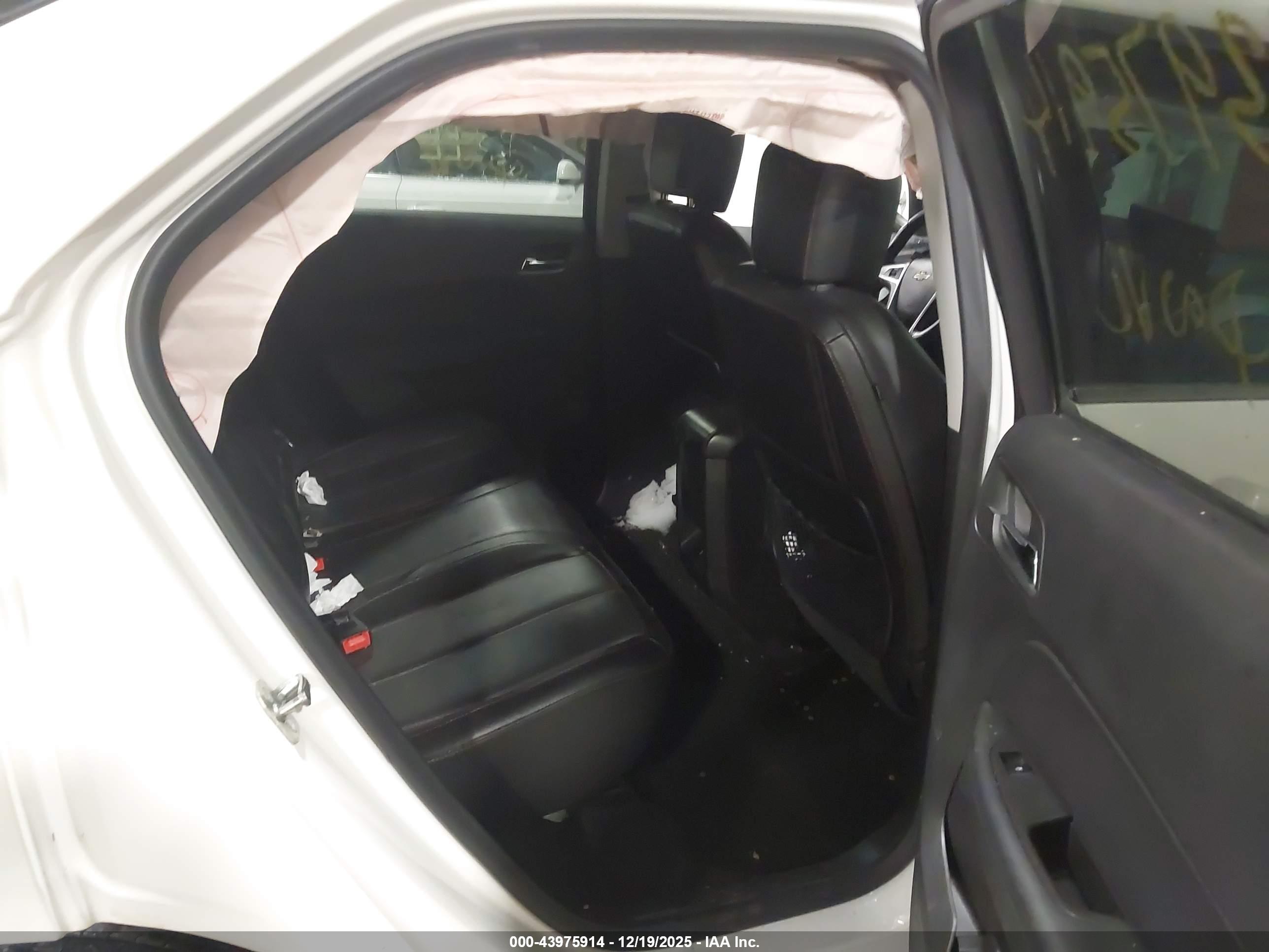 CHEVROLET EQUINOX image 8