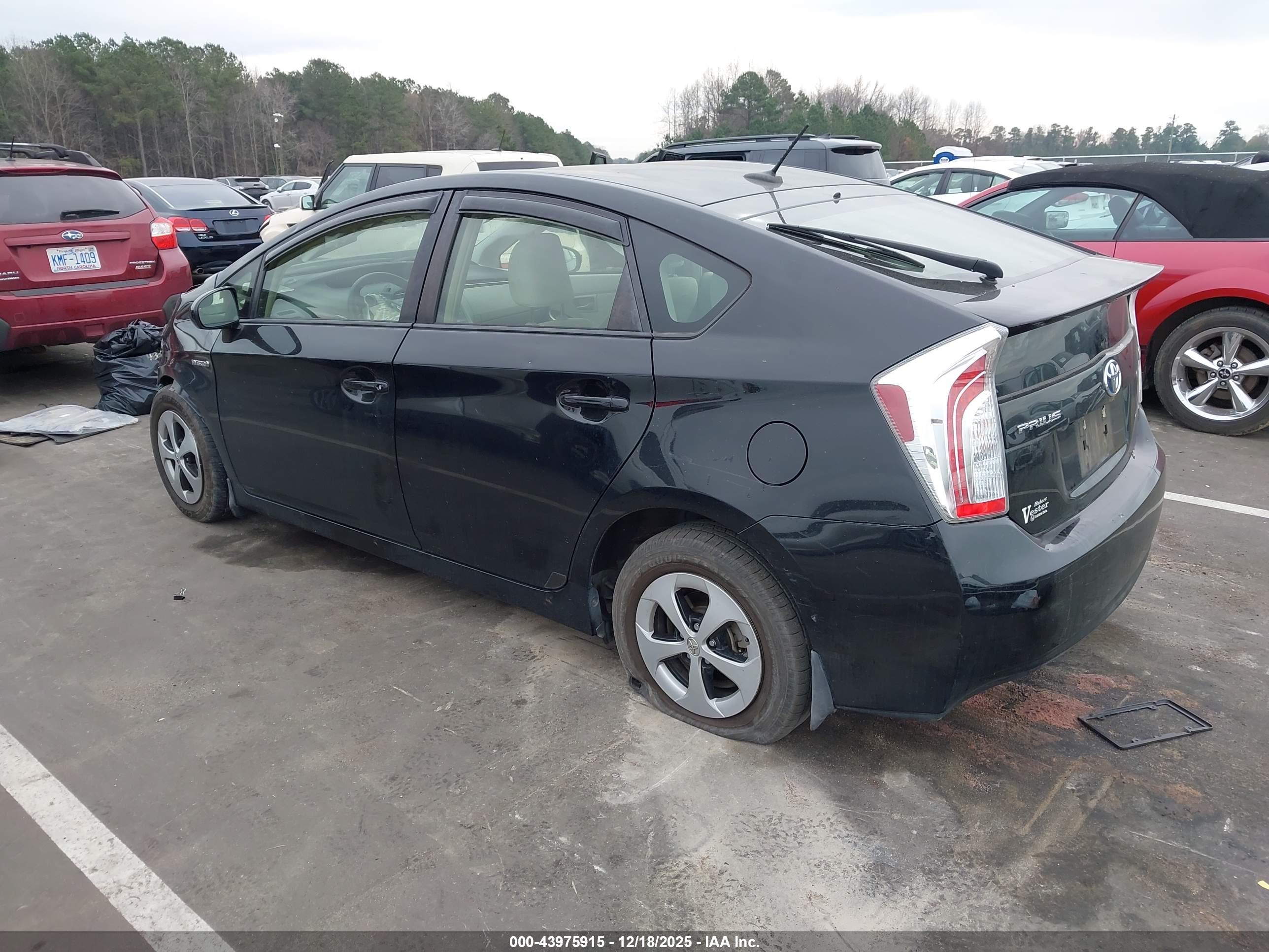 TOYOTA PRIUS image 3