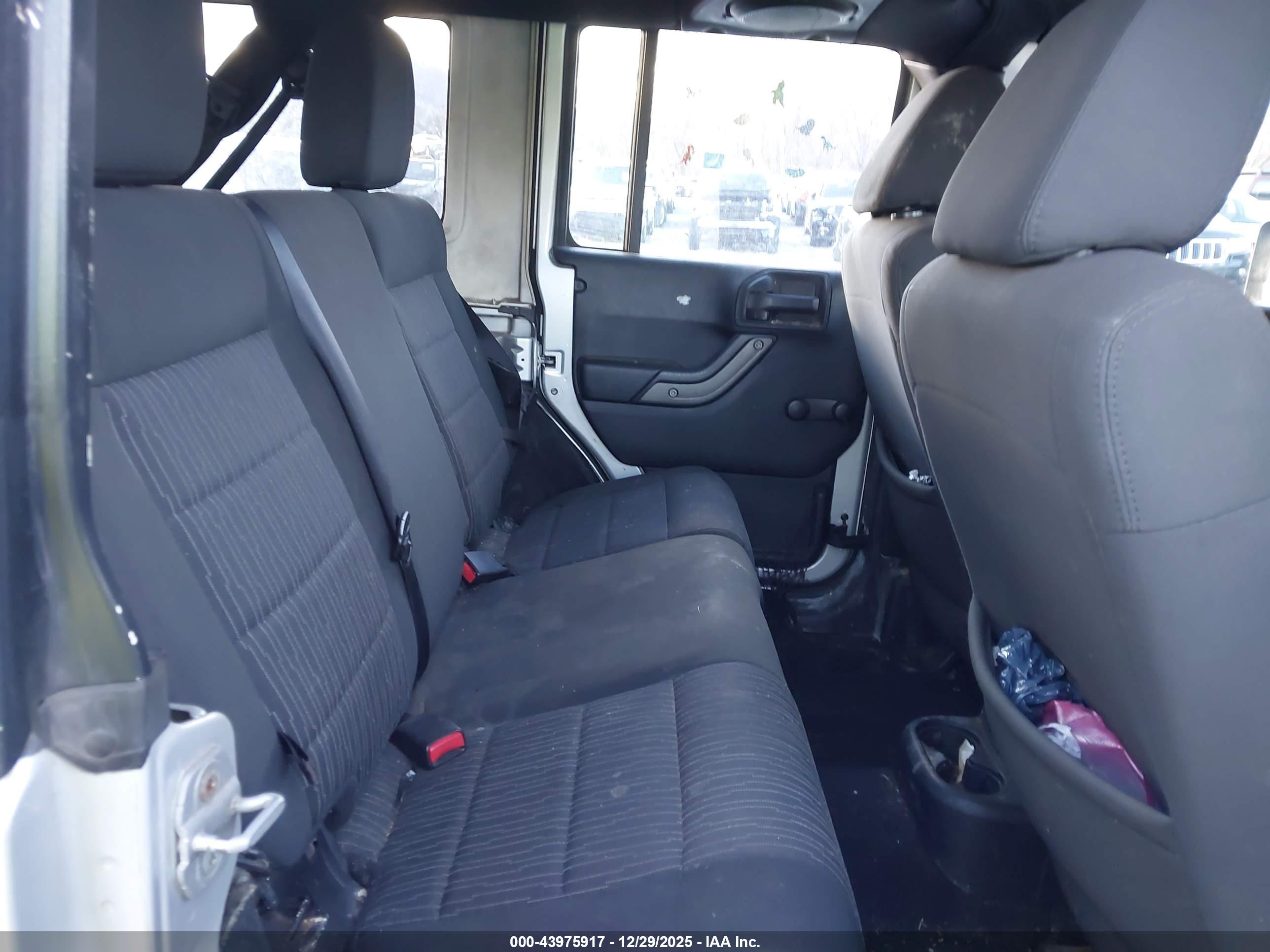 JEEP WRANGLER image 8