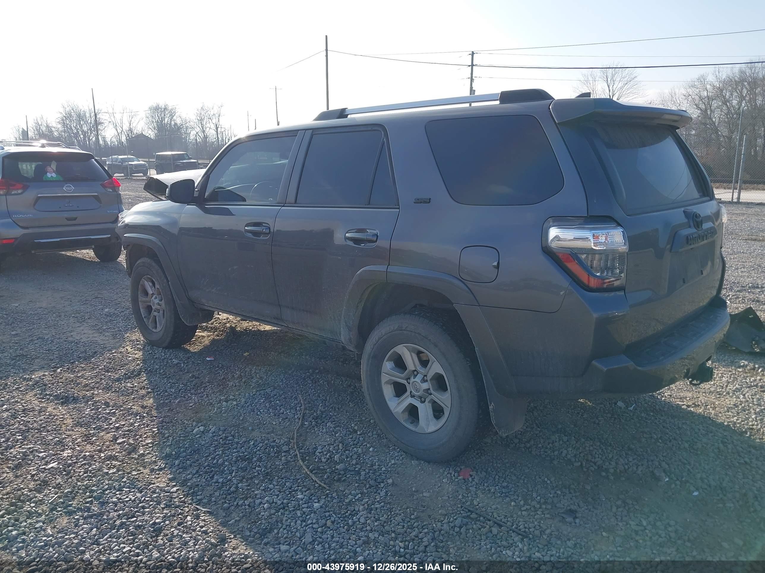 TOYOTA 4RUNNER image 3
