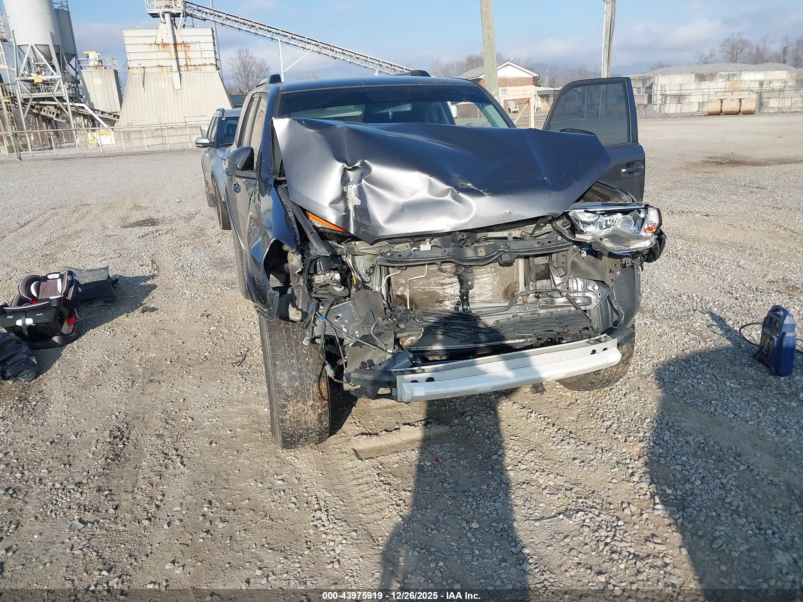 TOYOTA 4RUNNER image 6